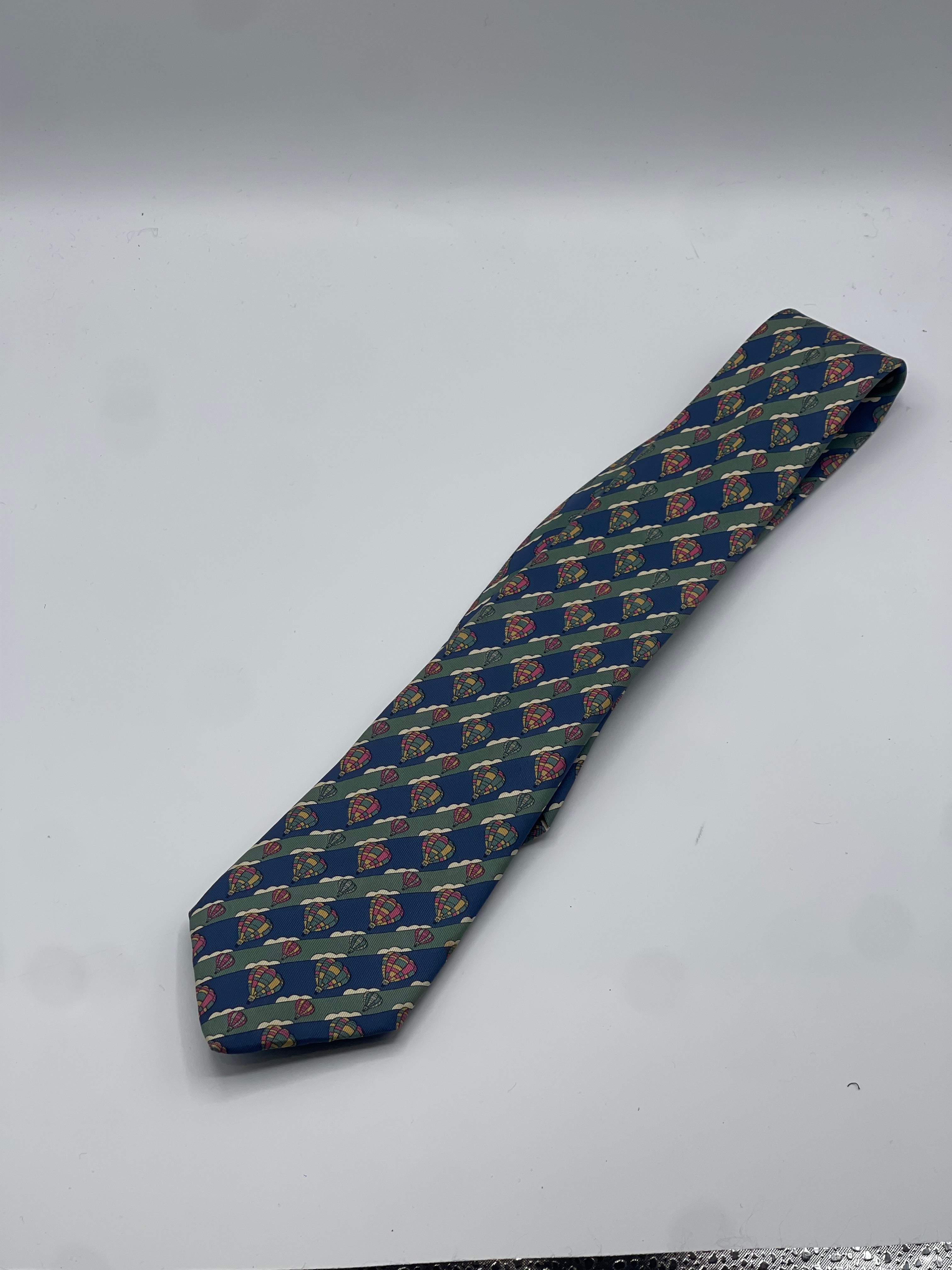 Hermès - Cravate motifs Cygnes
