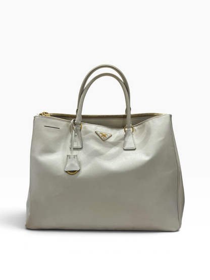 PRADA - sac galleria cuir saffiano blanc GM