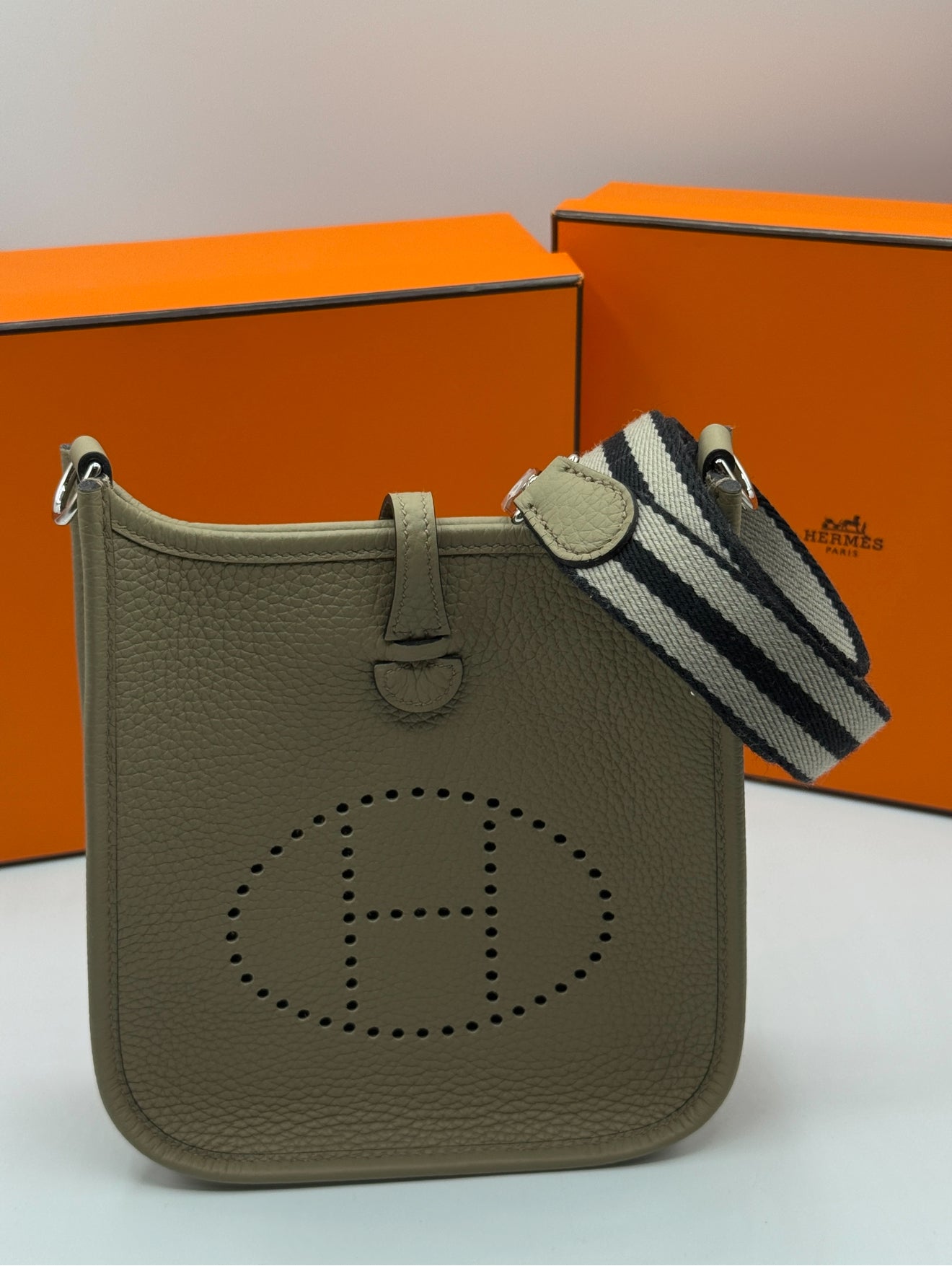 Hermès - Evelyne 16 Beige Marfa