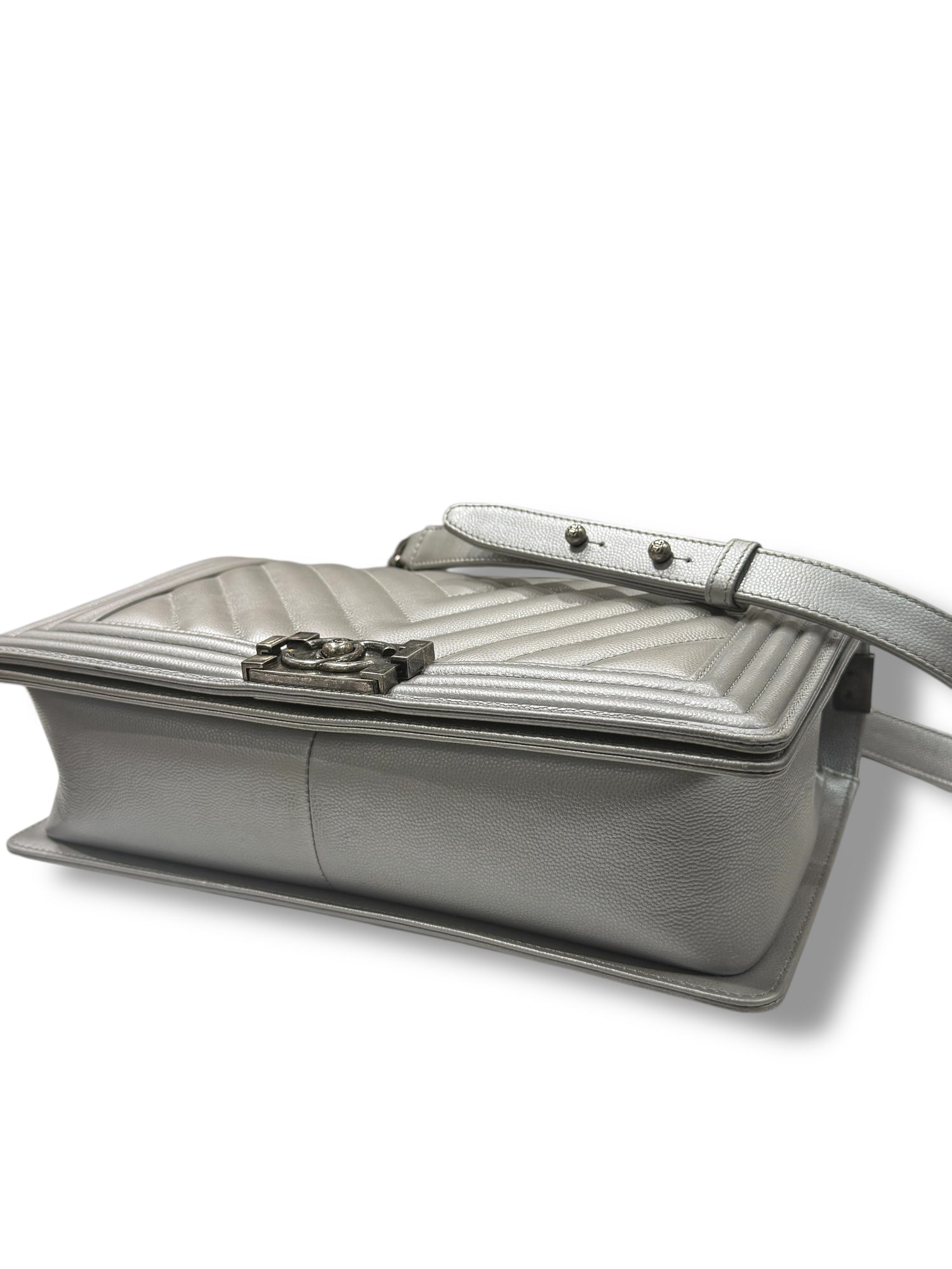 Chanel - Sac Boy 28 argenté