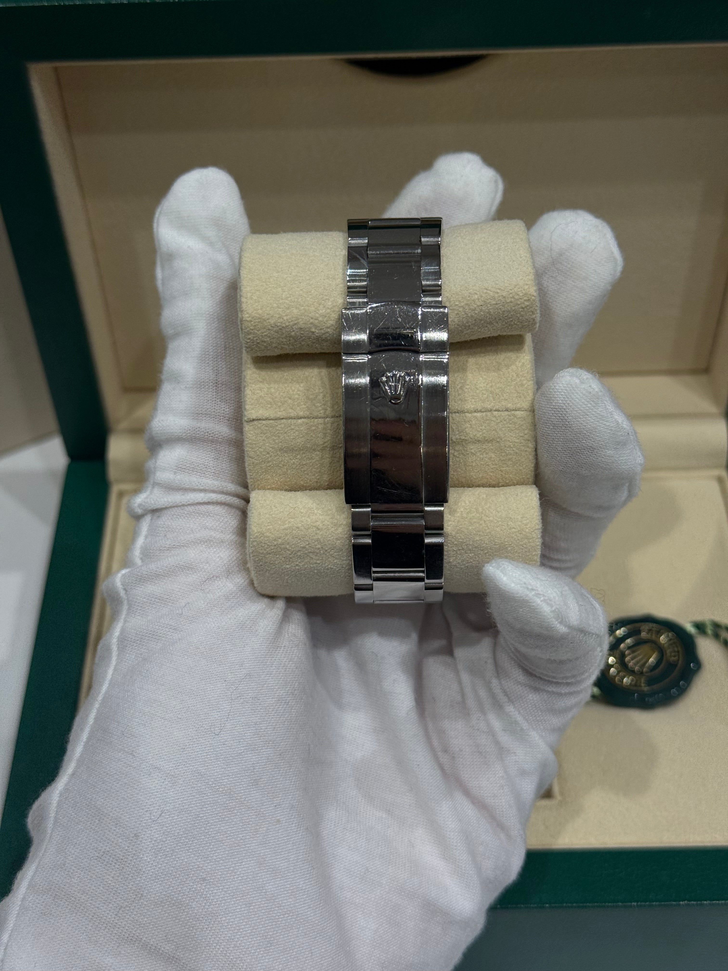 Rolex - Montre Oyster Date 34mm Cadran Noir