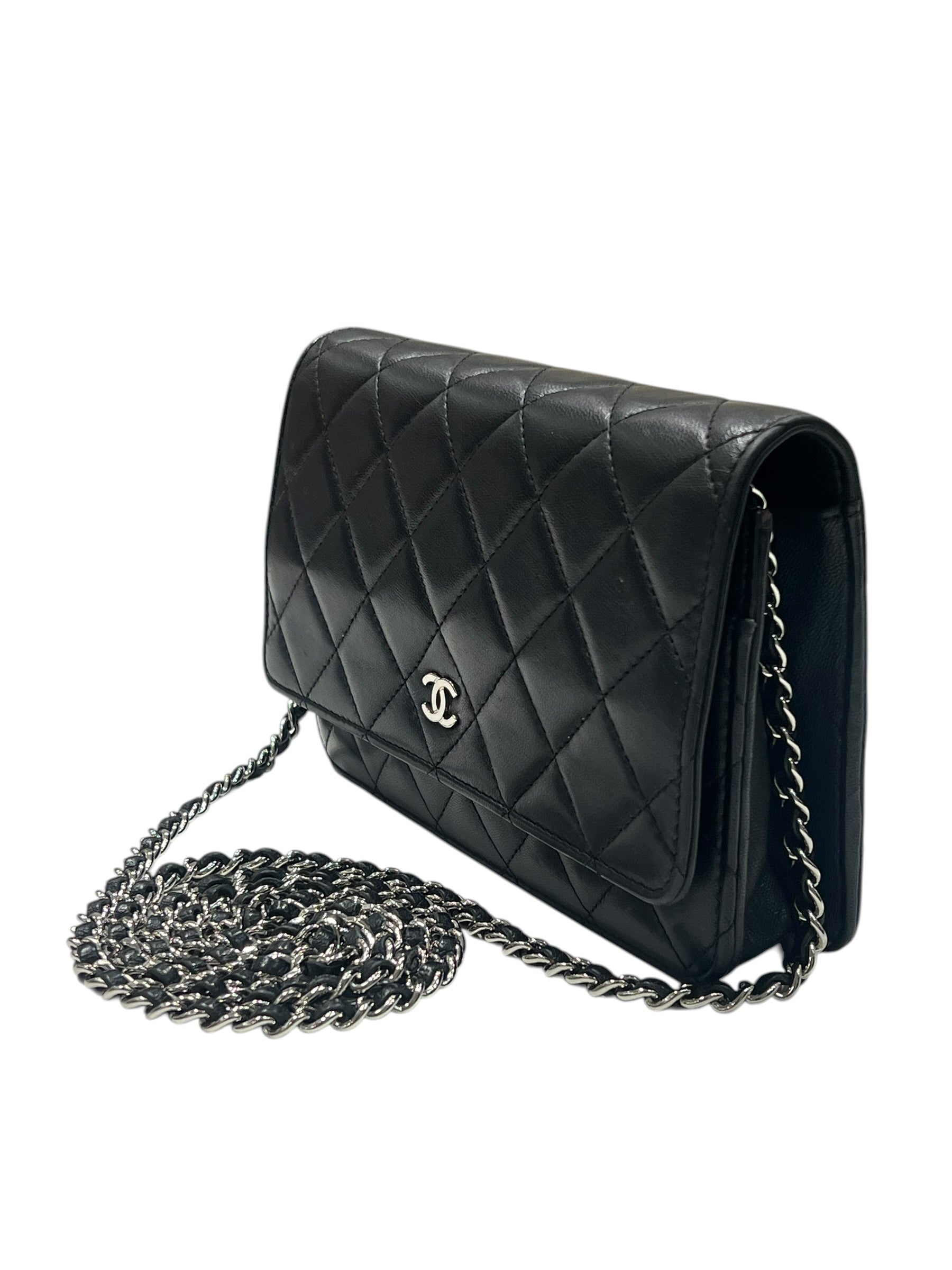 Chanel - Wallet on Chain classico in pelle nera con finiture argentate
