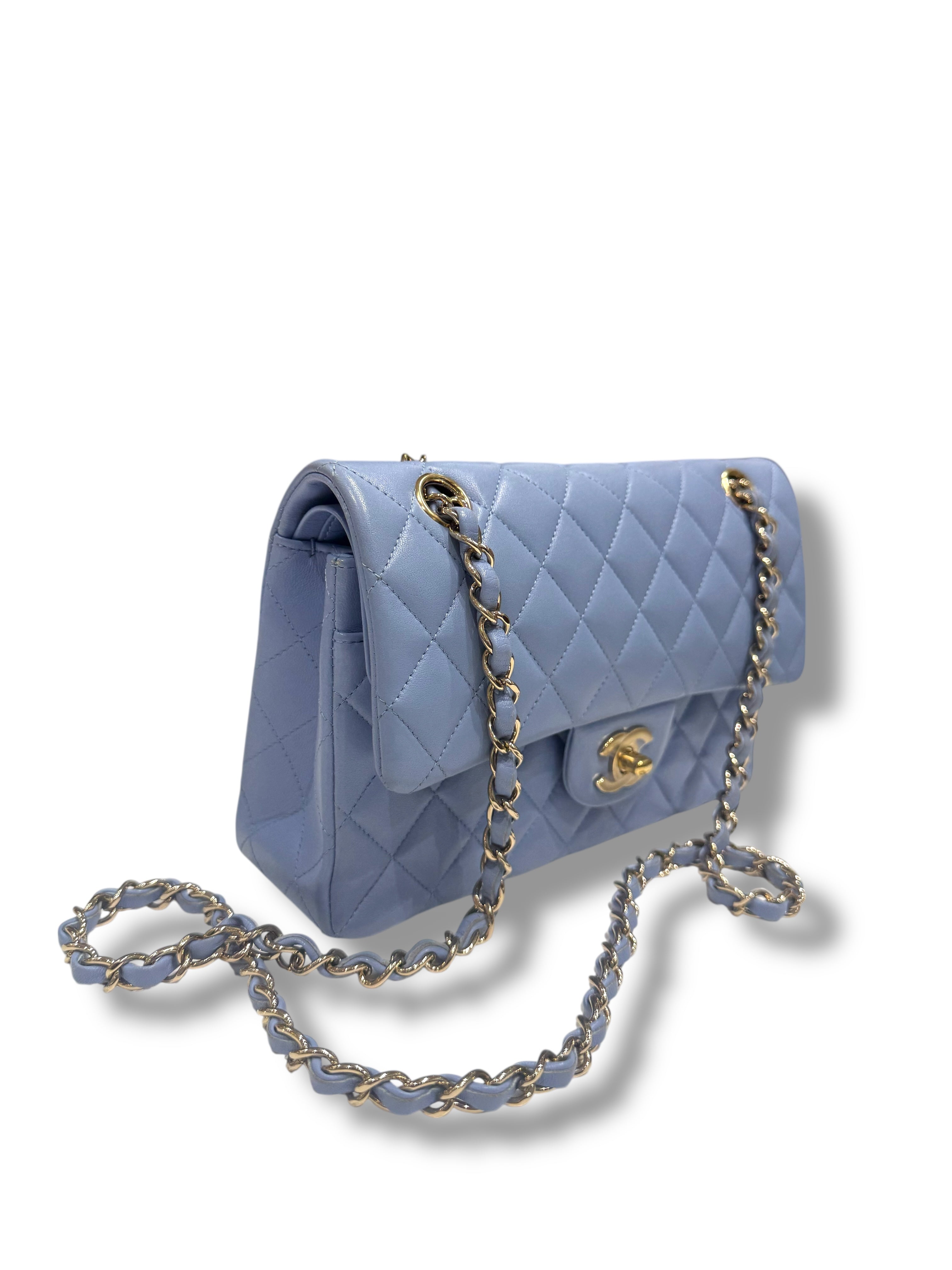 Chanel - Sac 11.12 Classique Timeless small Bleu nuage