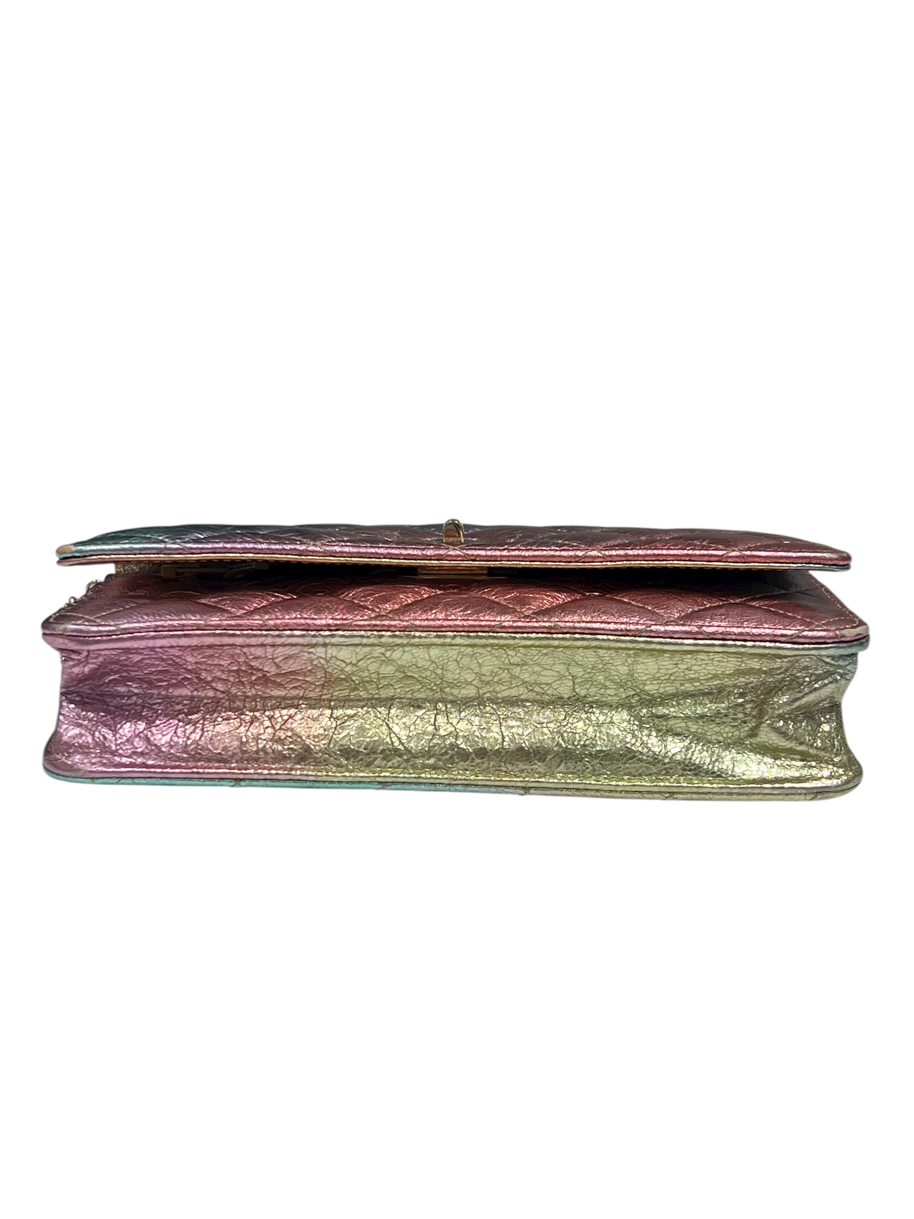 Chanel - Sac wallet on chain 2.55 irisé multicolore
