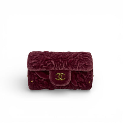 Chanel - Minaudière en velours à motif camélia