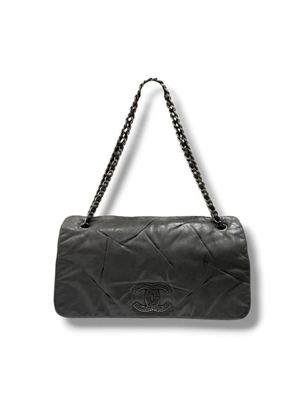 Chanel - Sac Classique allongé vert de gris irisé