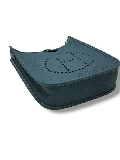 Hermès - Sac Evelyne 16 New Bleu Jean PHW | Les Folies d’Eugénie