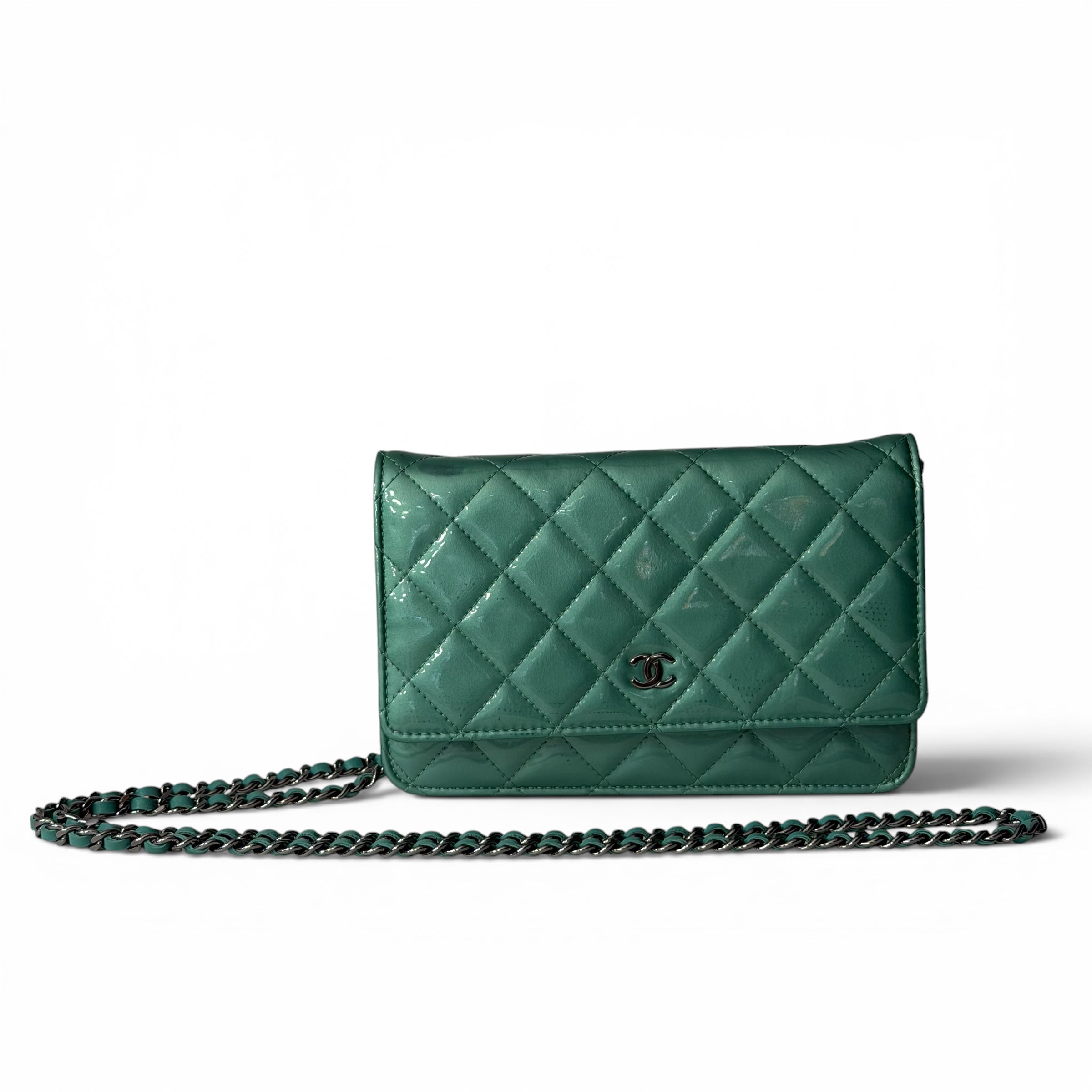 Chanel - Wallet on chain cuir vernis vert d’eau