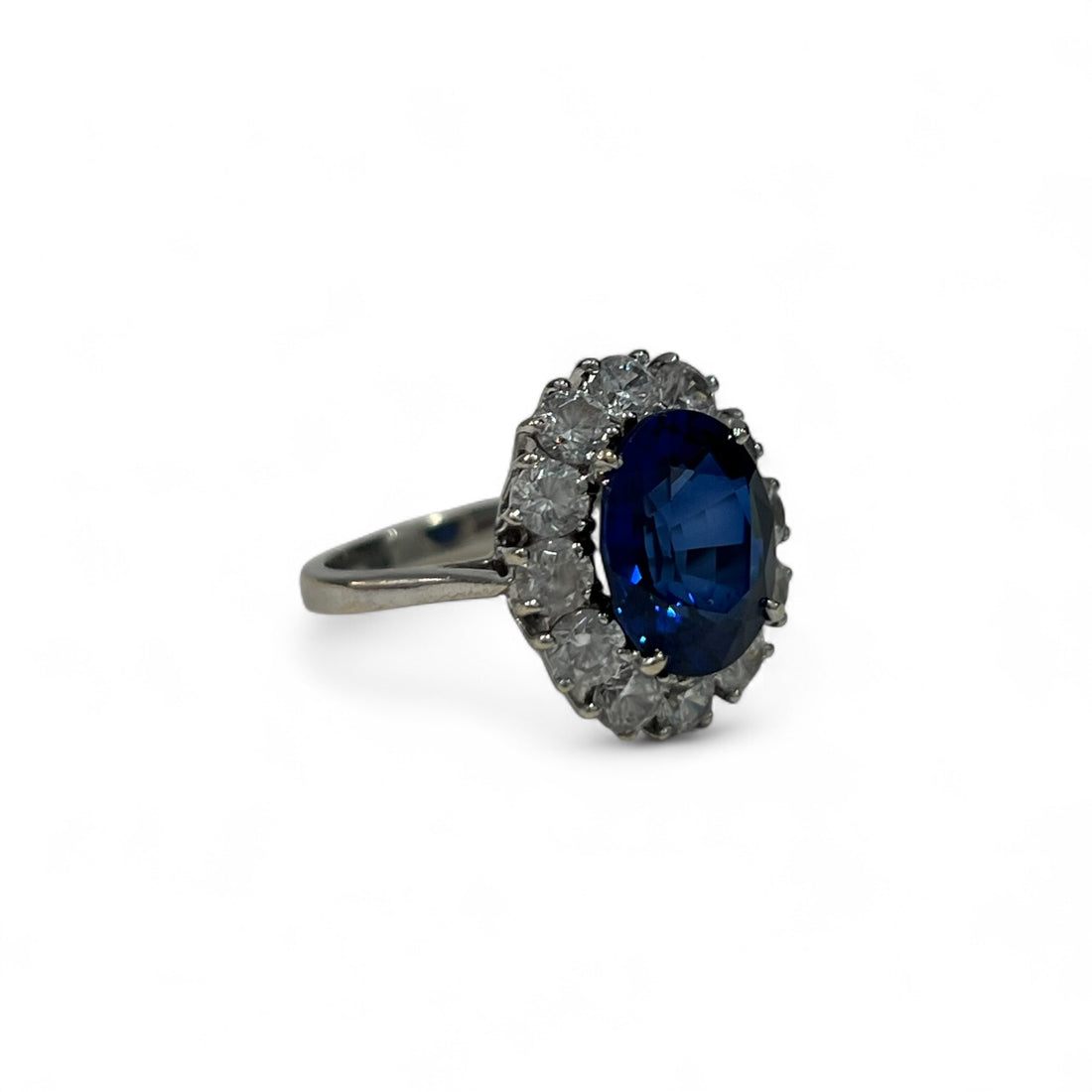 Burma - Ring aus grauem Gold Gr.52