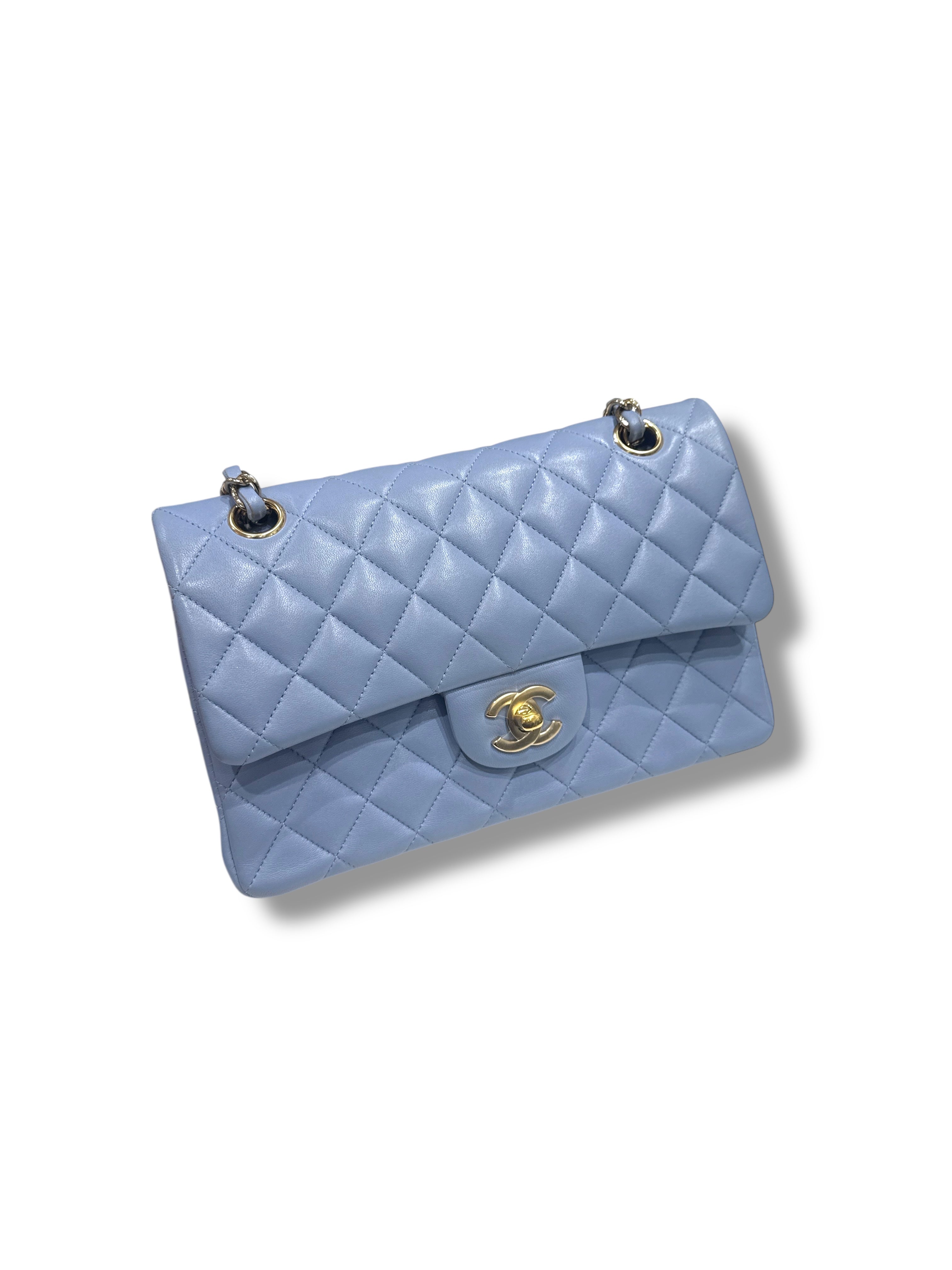 Chanel - Sac 11.12 Classique Timeless small Bleu nuage