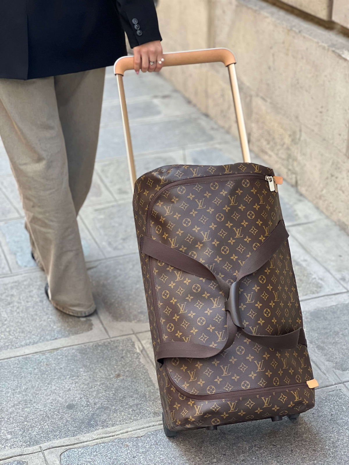 Louis Vuitton - Koffer mit Monogramm