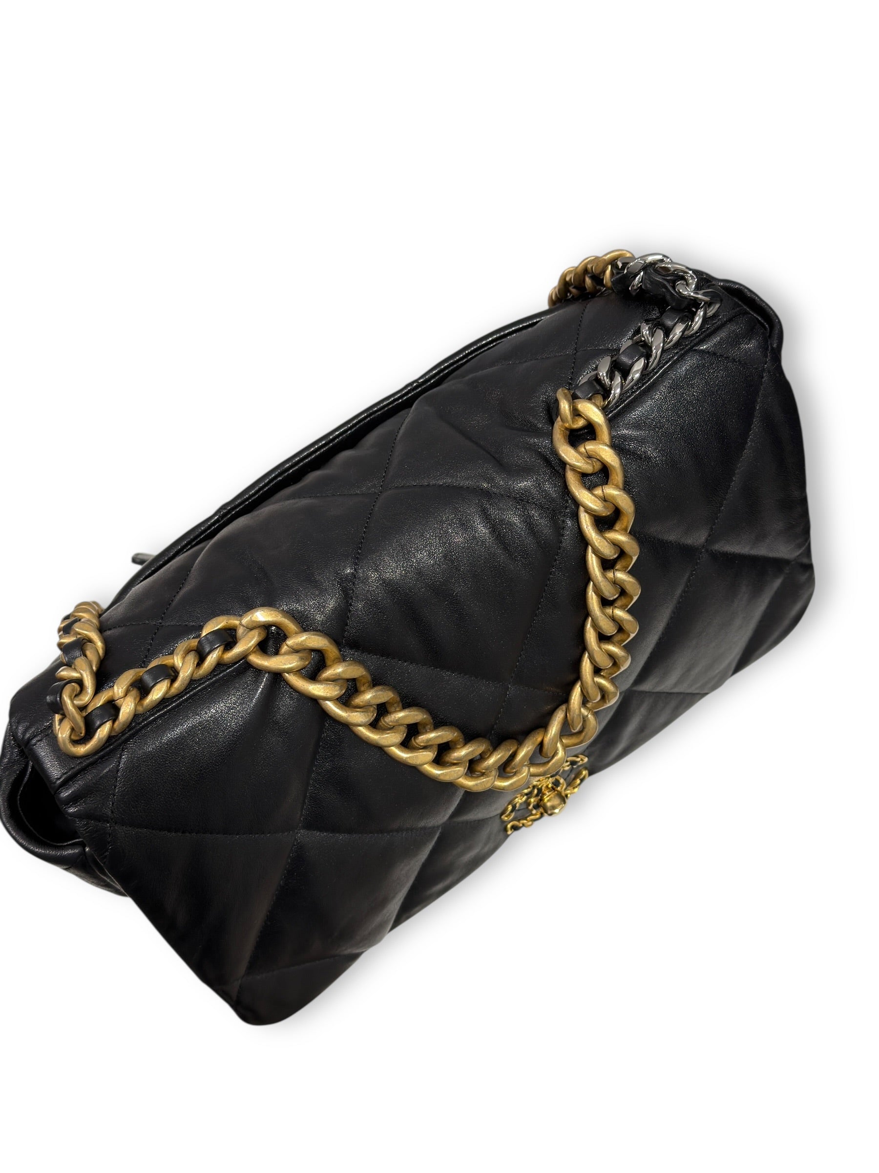 Sac Chanel Maxi 19 | Les Folies d’Eugénie