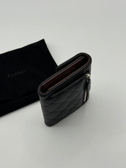 Chanel - Portefeuille à rabat PM caviar noir