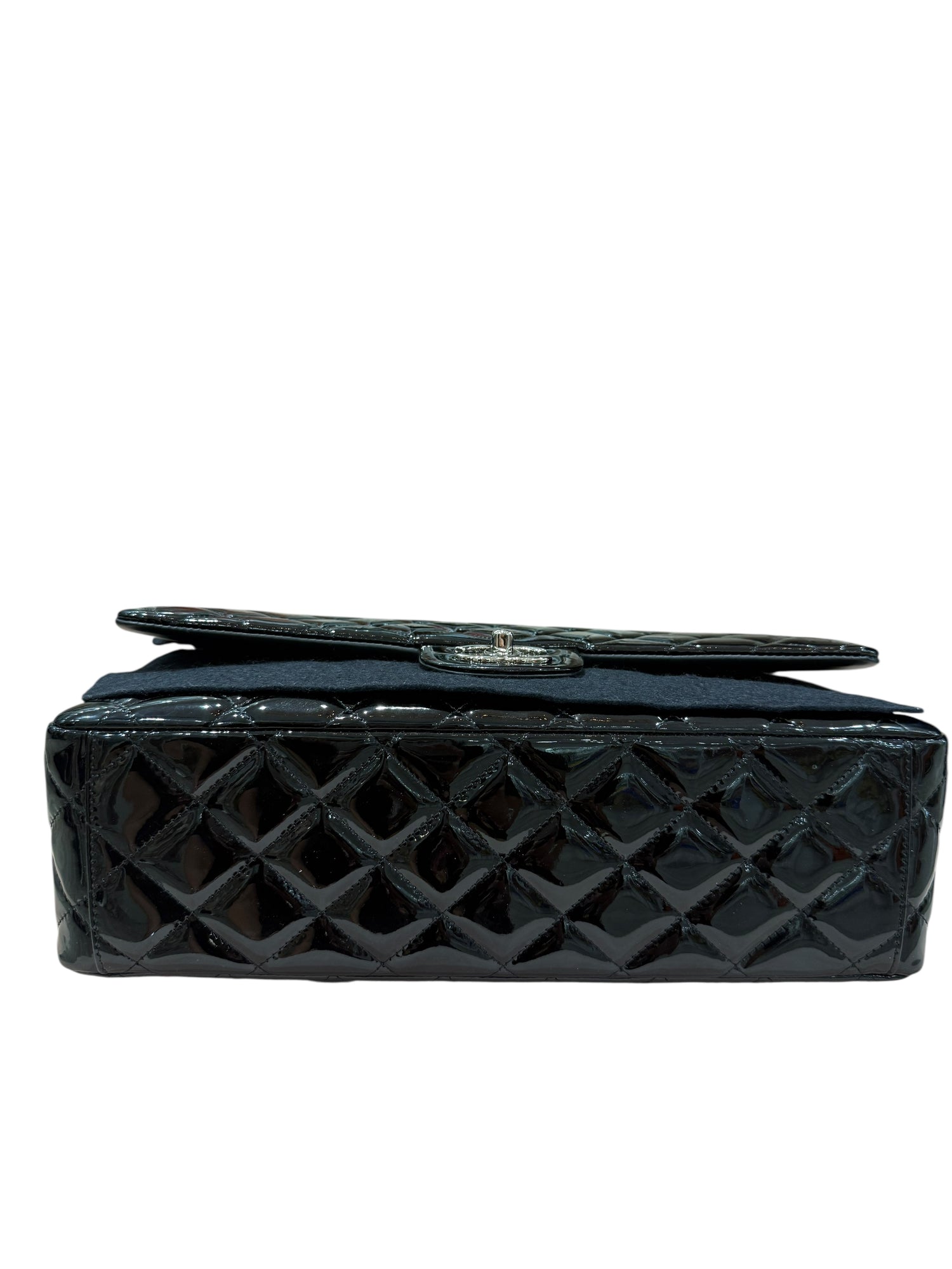 Chanel - Sac Classique 11:12 Maxi Jumbo en cuir vernis