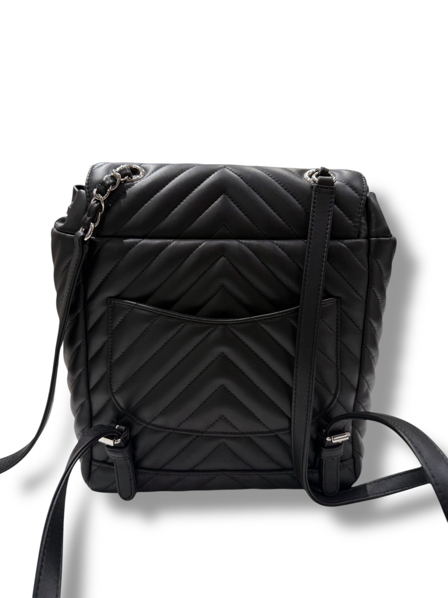 Sac Chanel à Dos CC Chevron Noir | Les Folies d’Eugénie