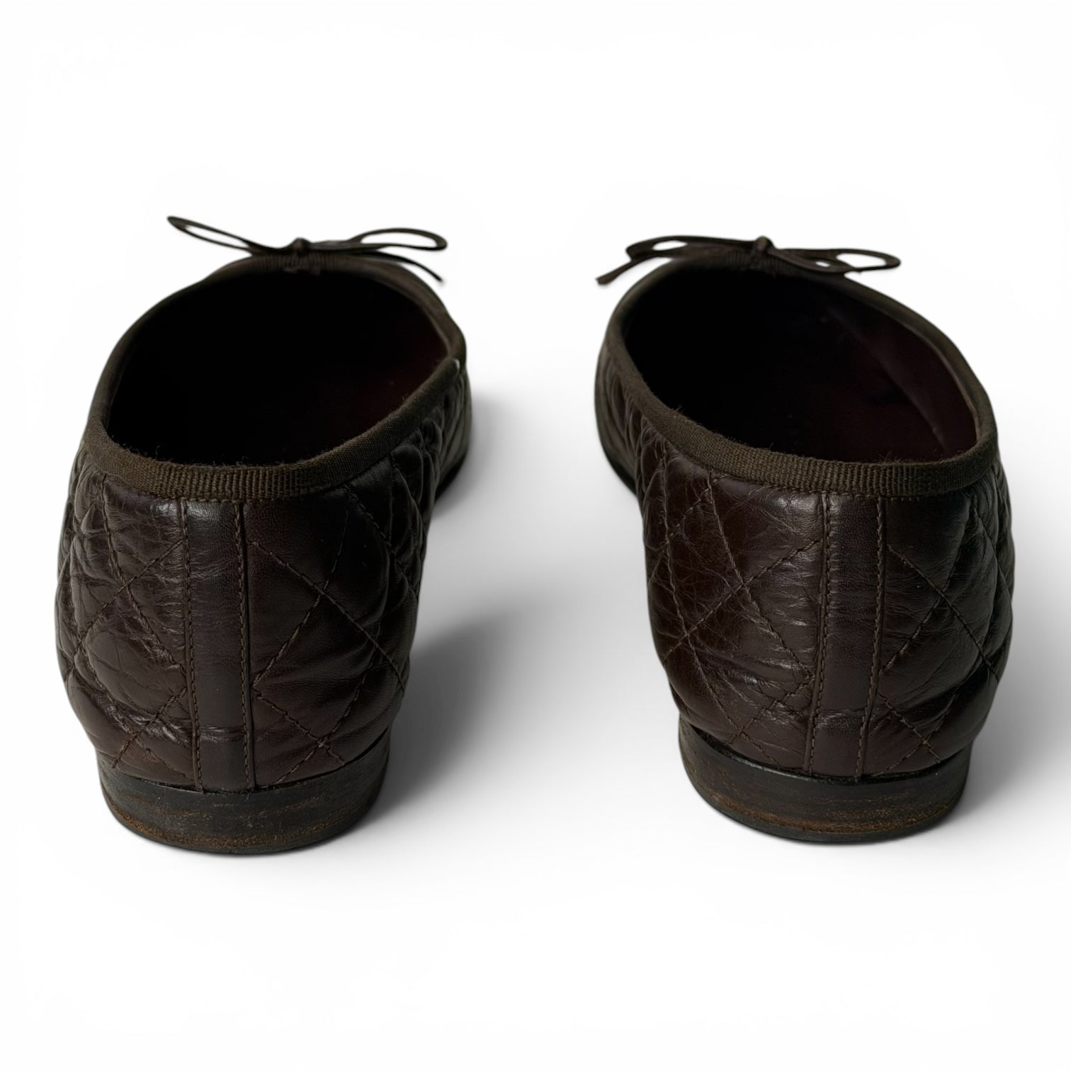Chanel - Ballerines en cuir marron matelassé T.36,5