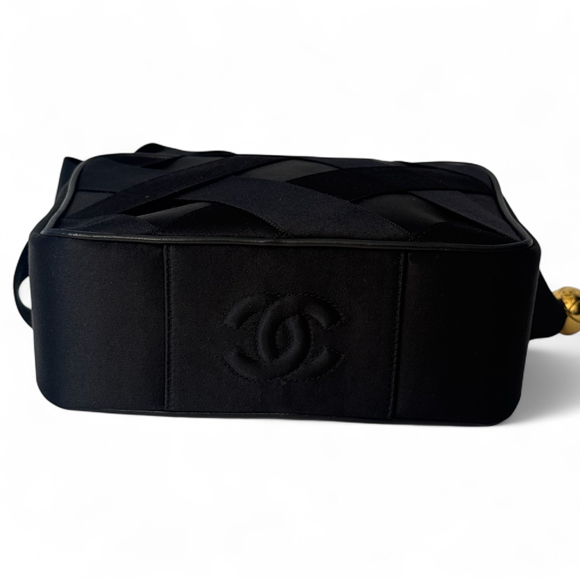 Chanel - Kleine Tasche aus Satin