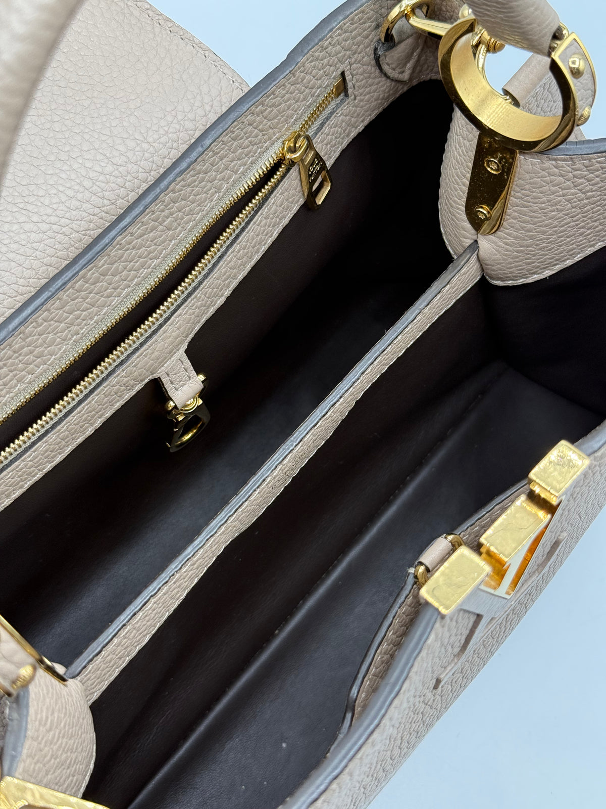 Louis Vuitton - Capucines MM bag