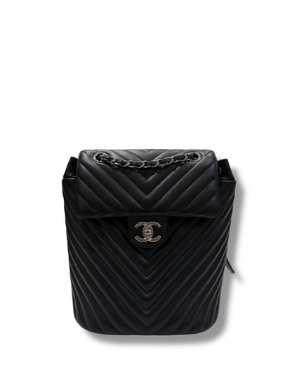 Sac Chanel à Dos CC Chevron Noir | Les Folies d’Eugénie