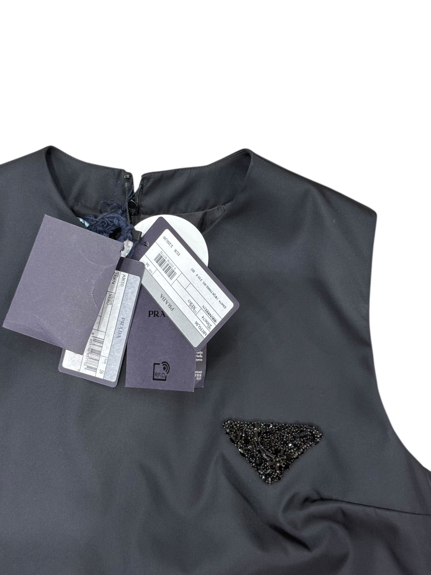 Prada - Robe droite Re-Nylon et strass T36