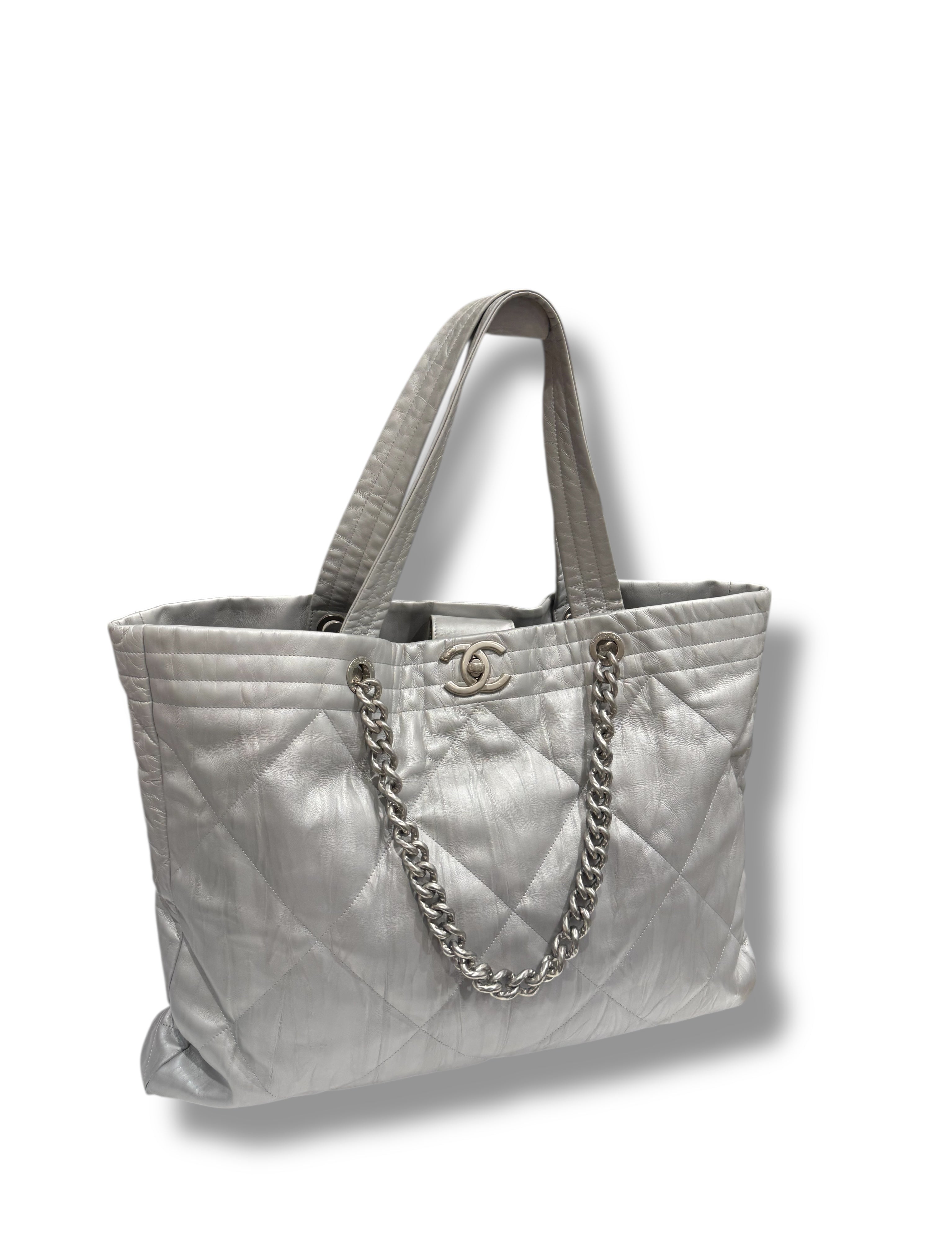 Chanel - Sac cabas Maxi 19 Argenté