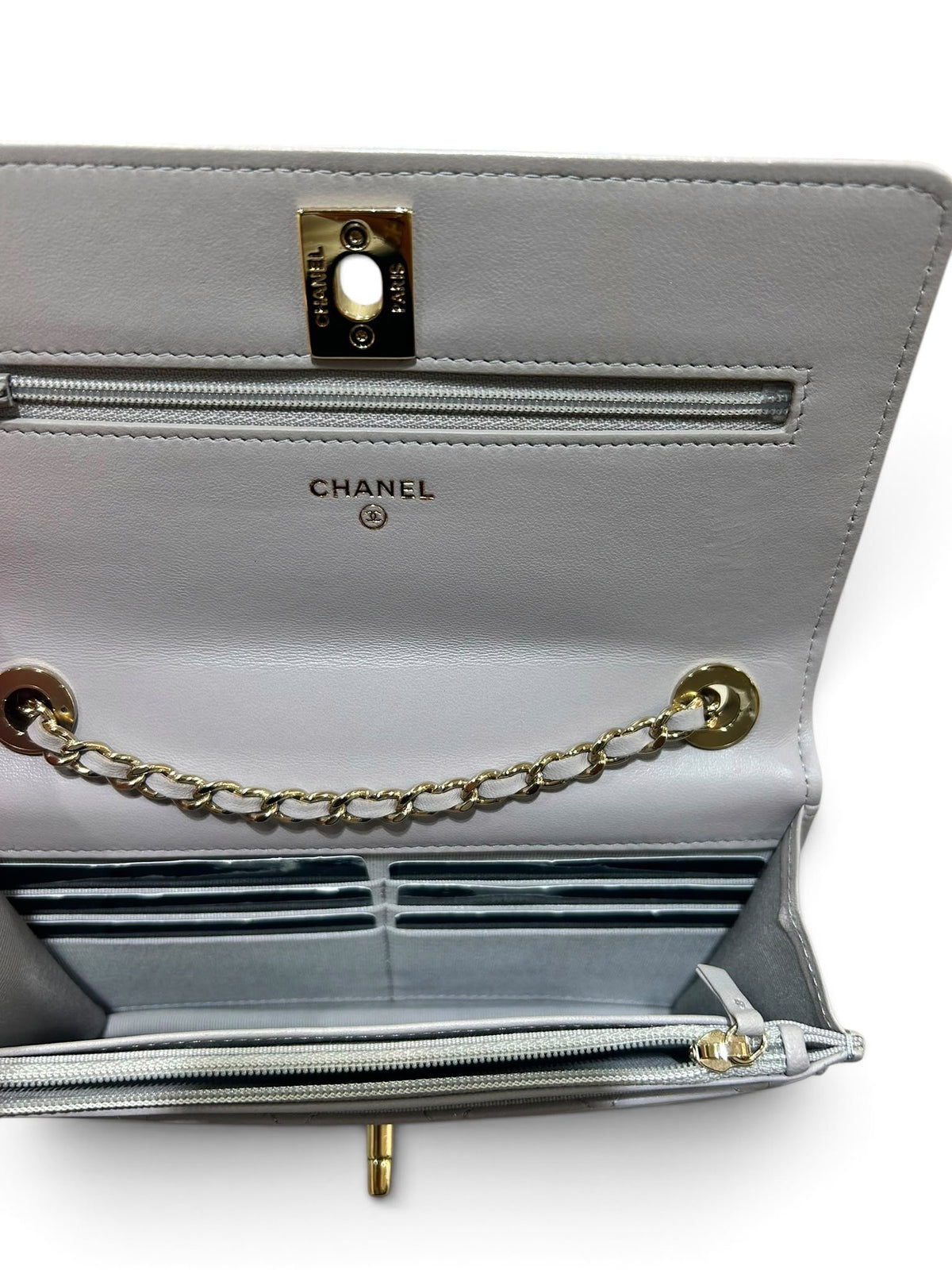 Chanel - Wallet on Chain with gold-tone plaque