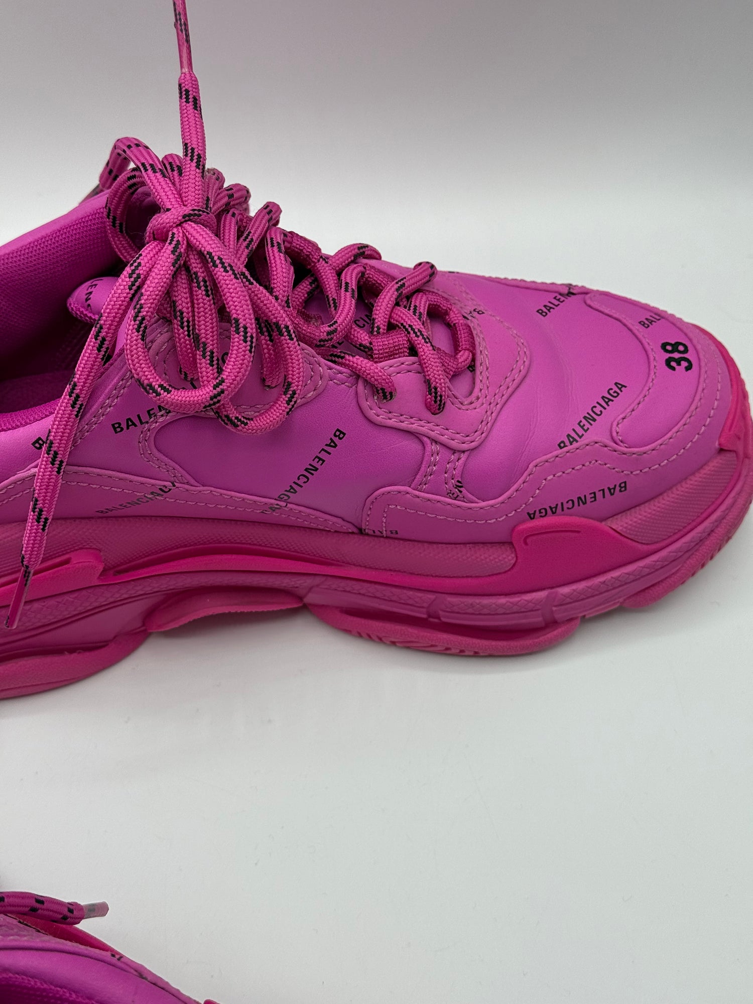 Balenciaga - Baskets Triple S rose T38