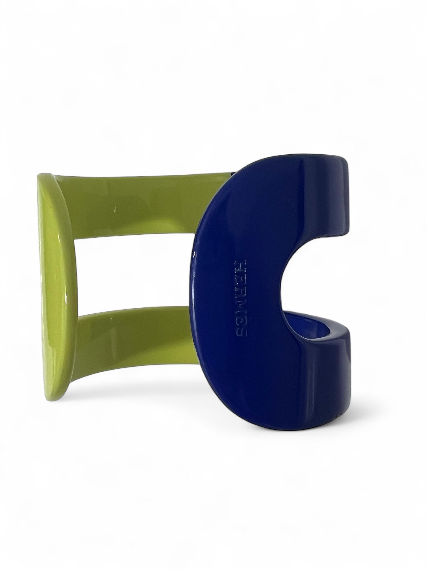 Hermès - Lacquered resin H bracelet