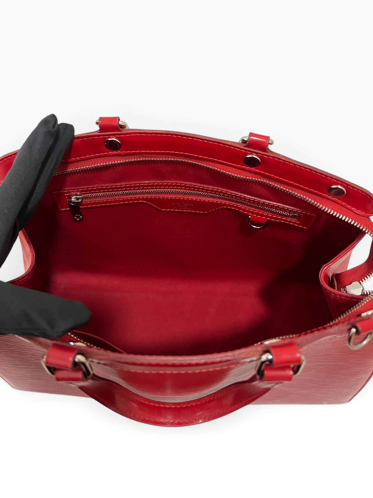 Louis Vuitton - Sac Brea rouge