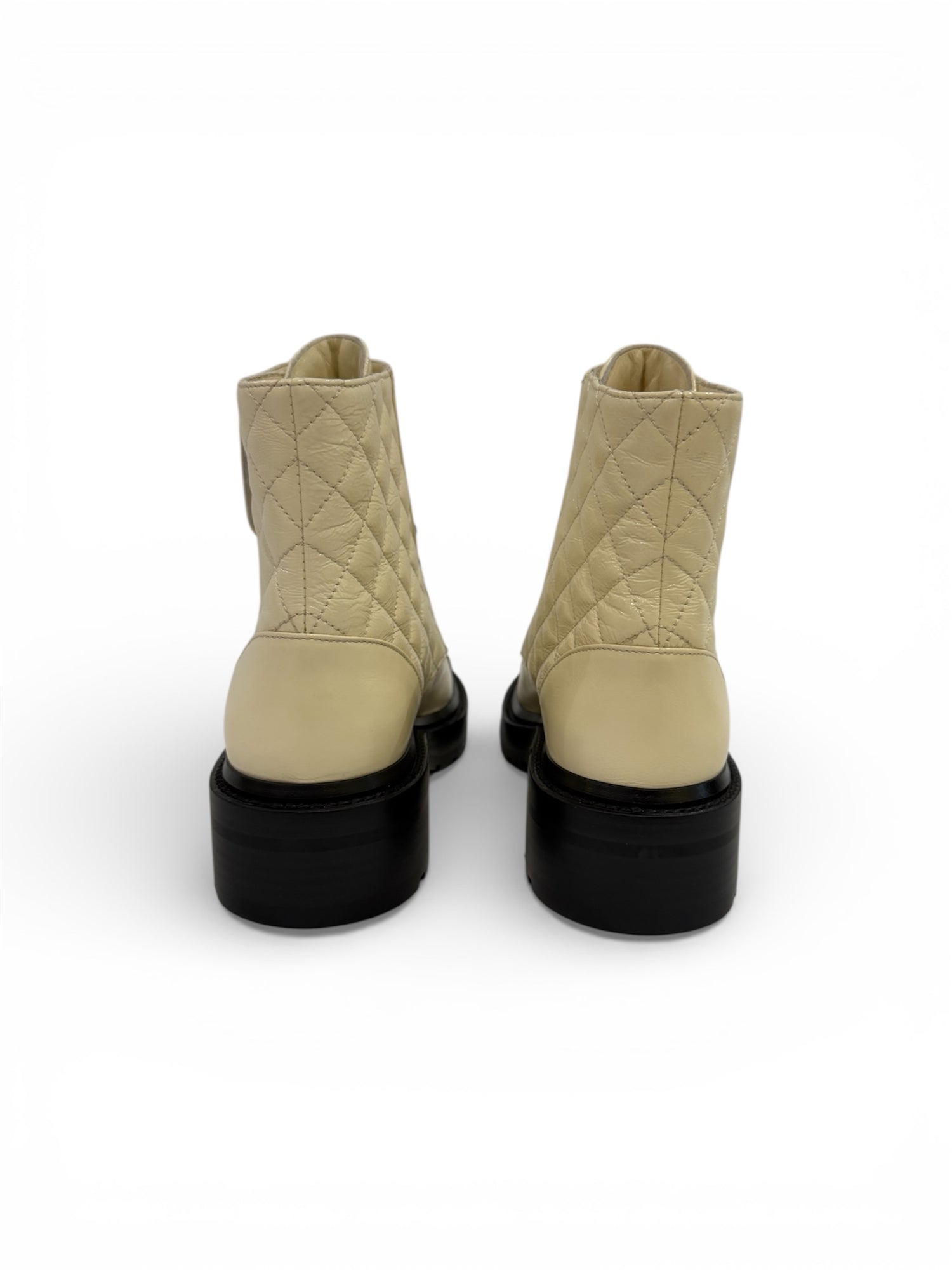 Chanel - Bottines matelassées et CC entrelacés cuir t.36