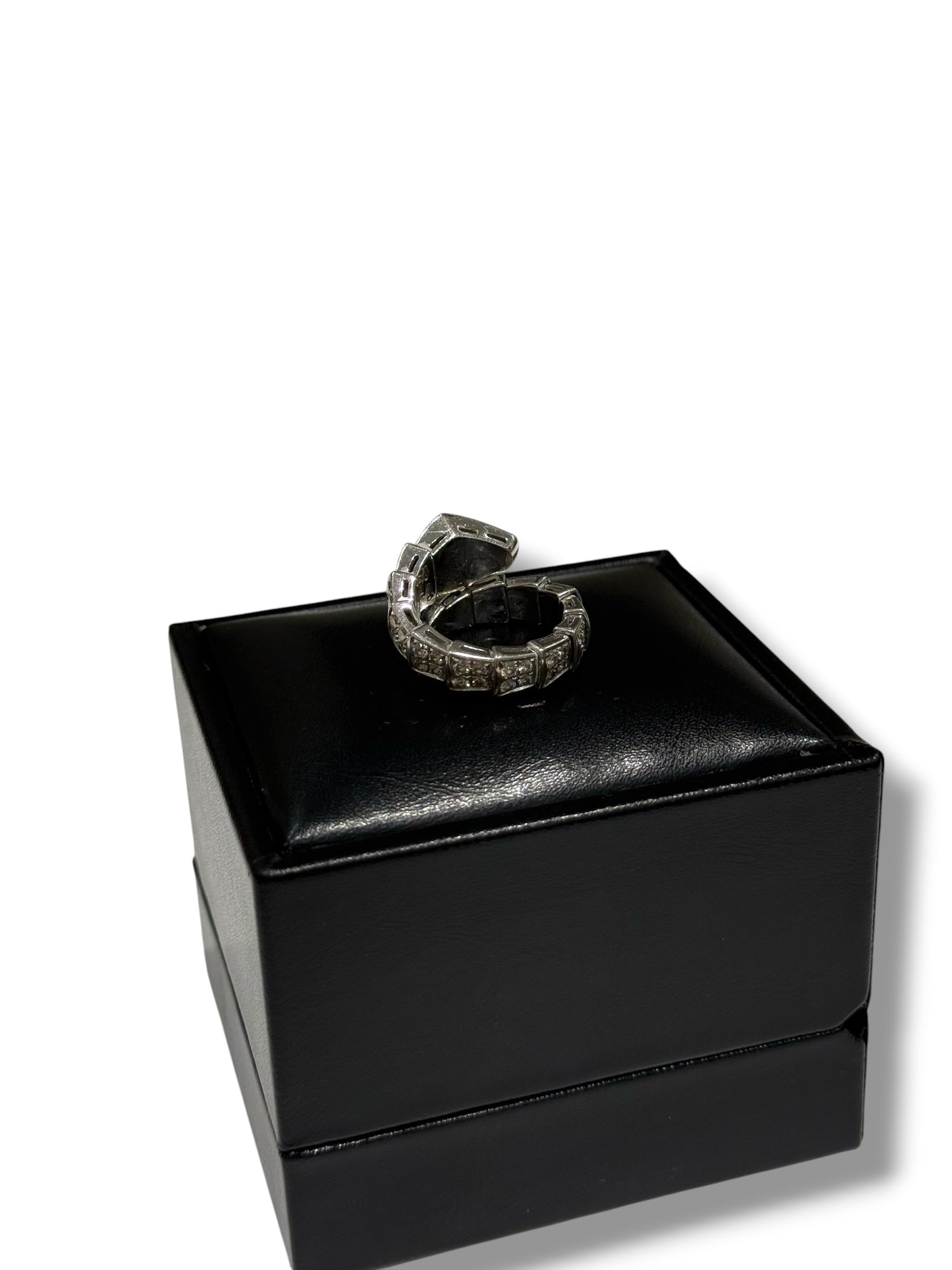 Bvlgari - bague serpenti or blanc et pavée de diamants TS