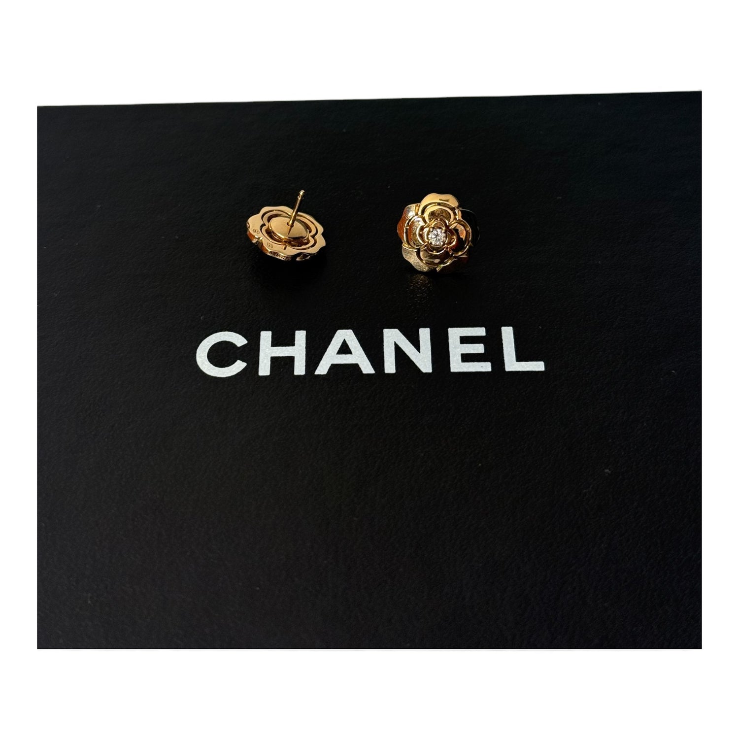 Chanel - Boucles d’oreilles joaillerie camélia