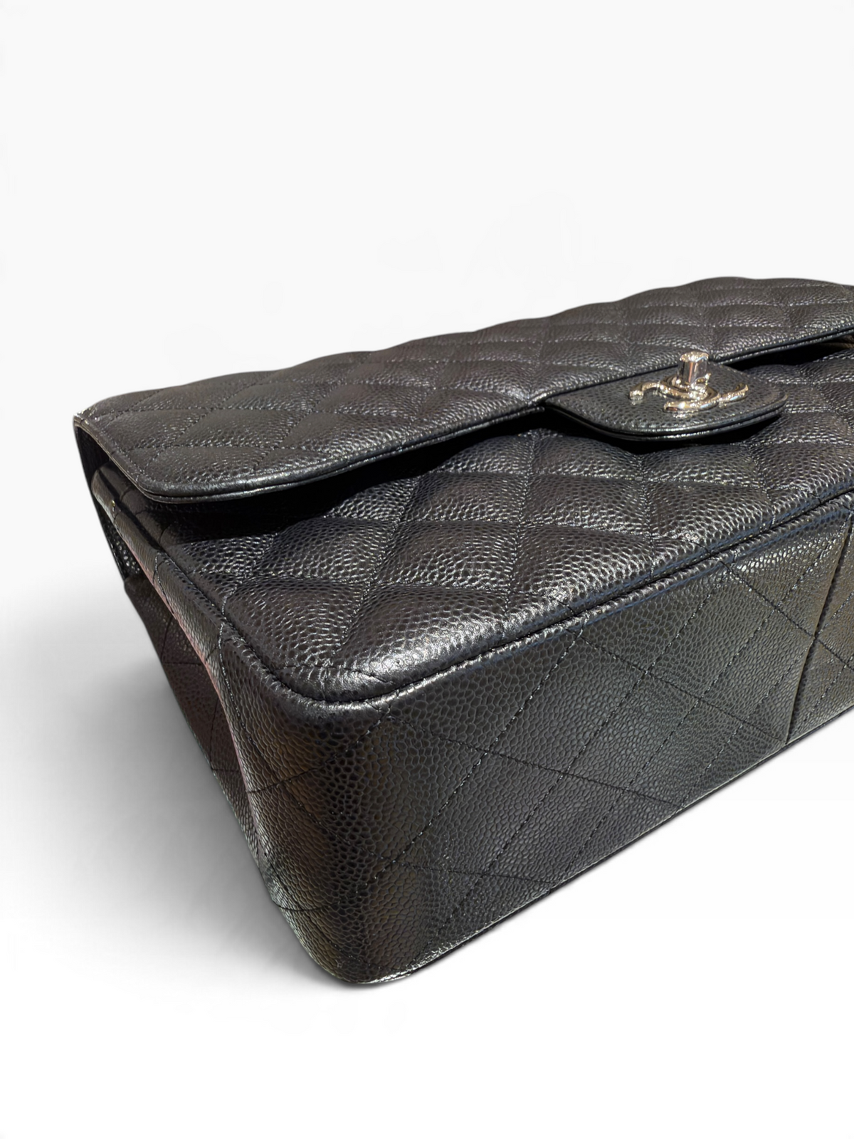 Chanel - Sac Maxi Jumbo cuir caviar noir