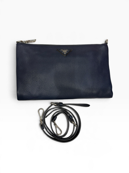 Prada - sac pochette cuir grainé marine