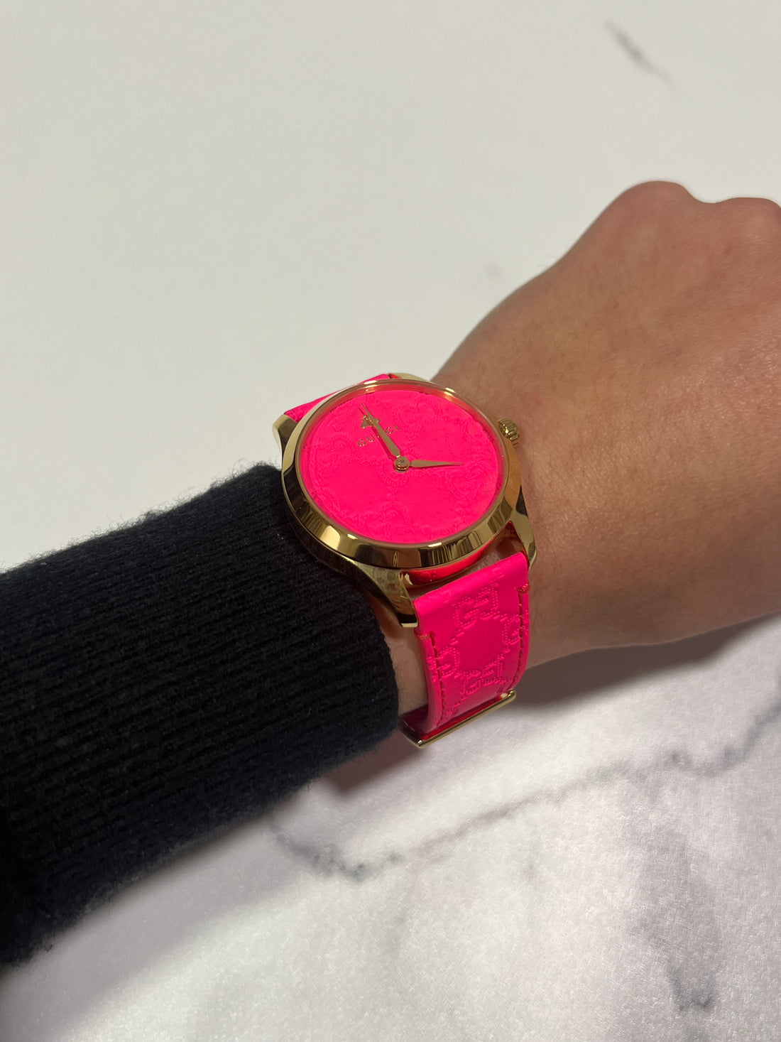 Gucci - Montre G-Timeless rose fluo