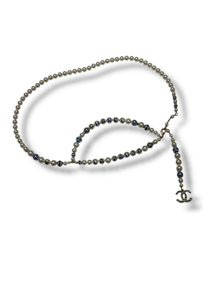 Chanel - Ceinture perles La Pausa blanches et bleues
