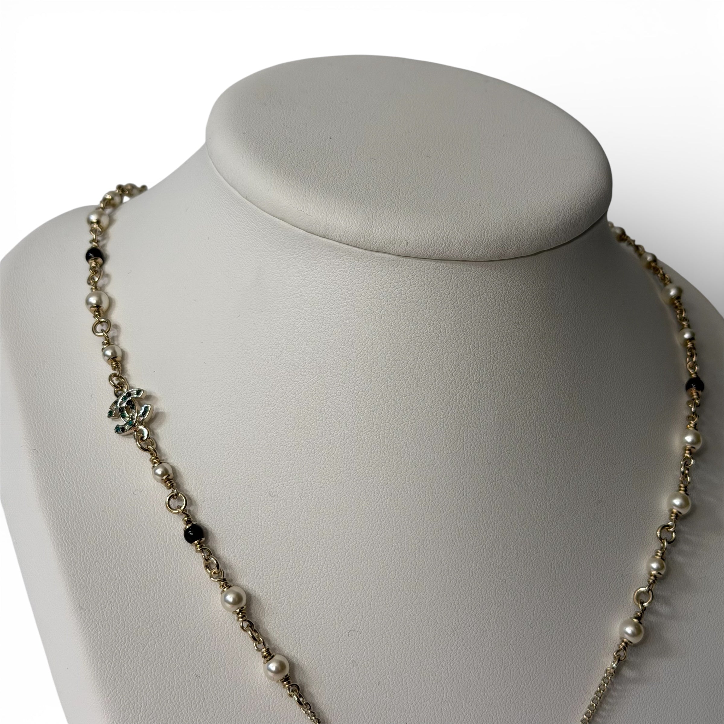 Chanel - Collier Bambi Perles | Les Folies d’Eugénie