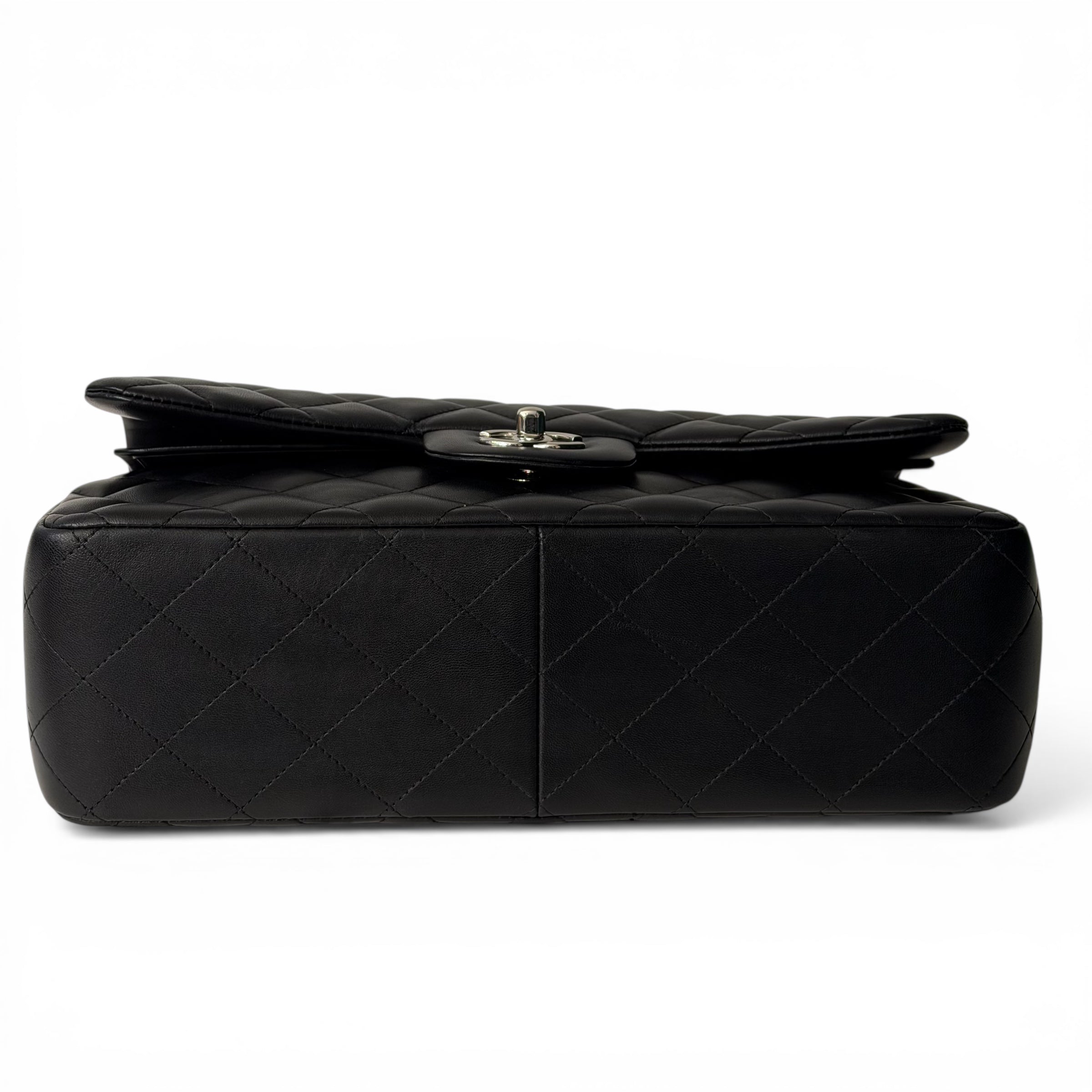 Chanel - Sac Jumbo Noir Cuir d’agneau | Les Folies d’Eugénie