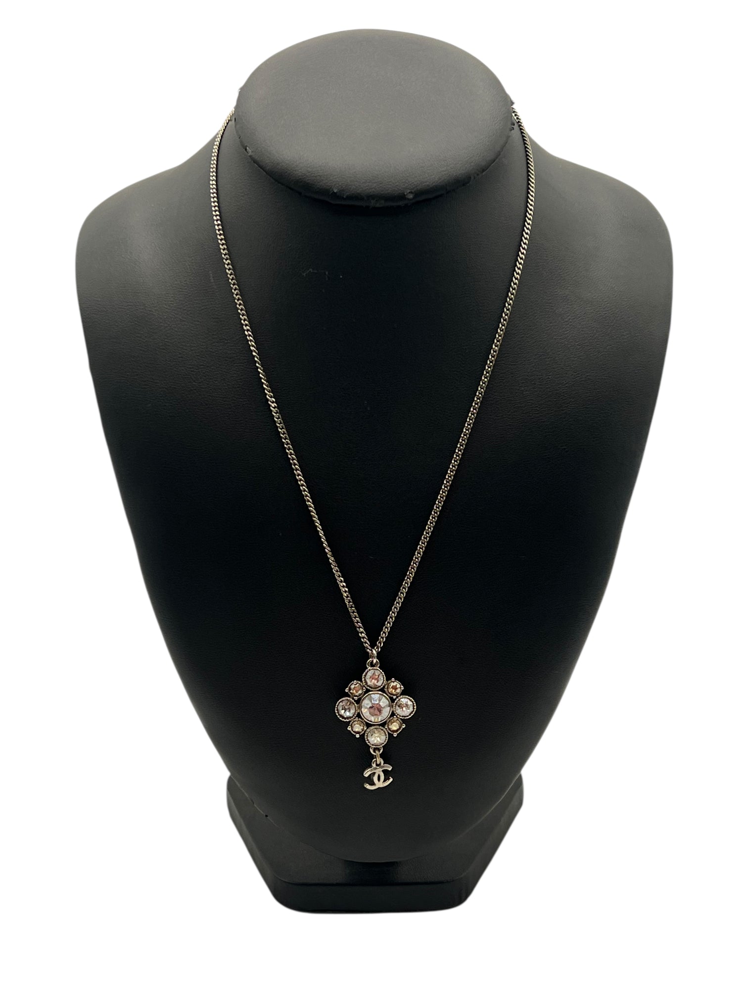 Chanel - collier pendentif strass