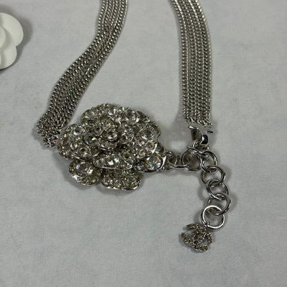 Chanel – Kameliengürtel