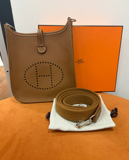 Hermès : Sac Evelyne 16 gold