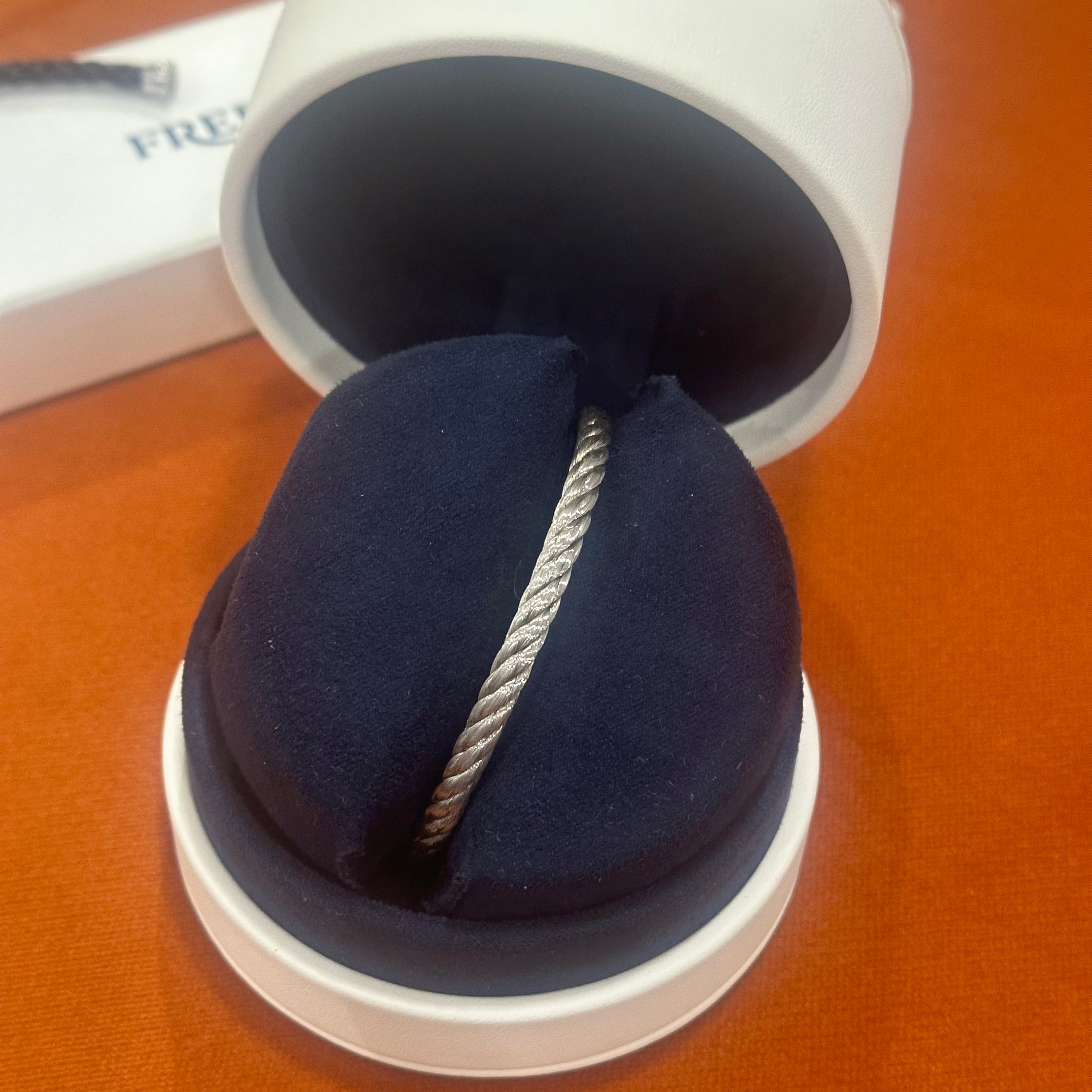 Fred - Armband Force 10