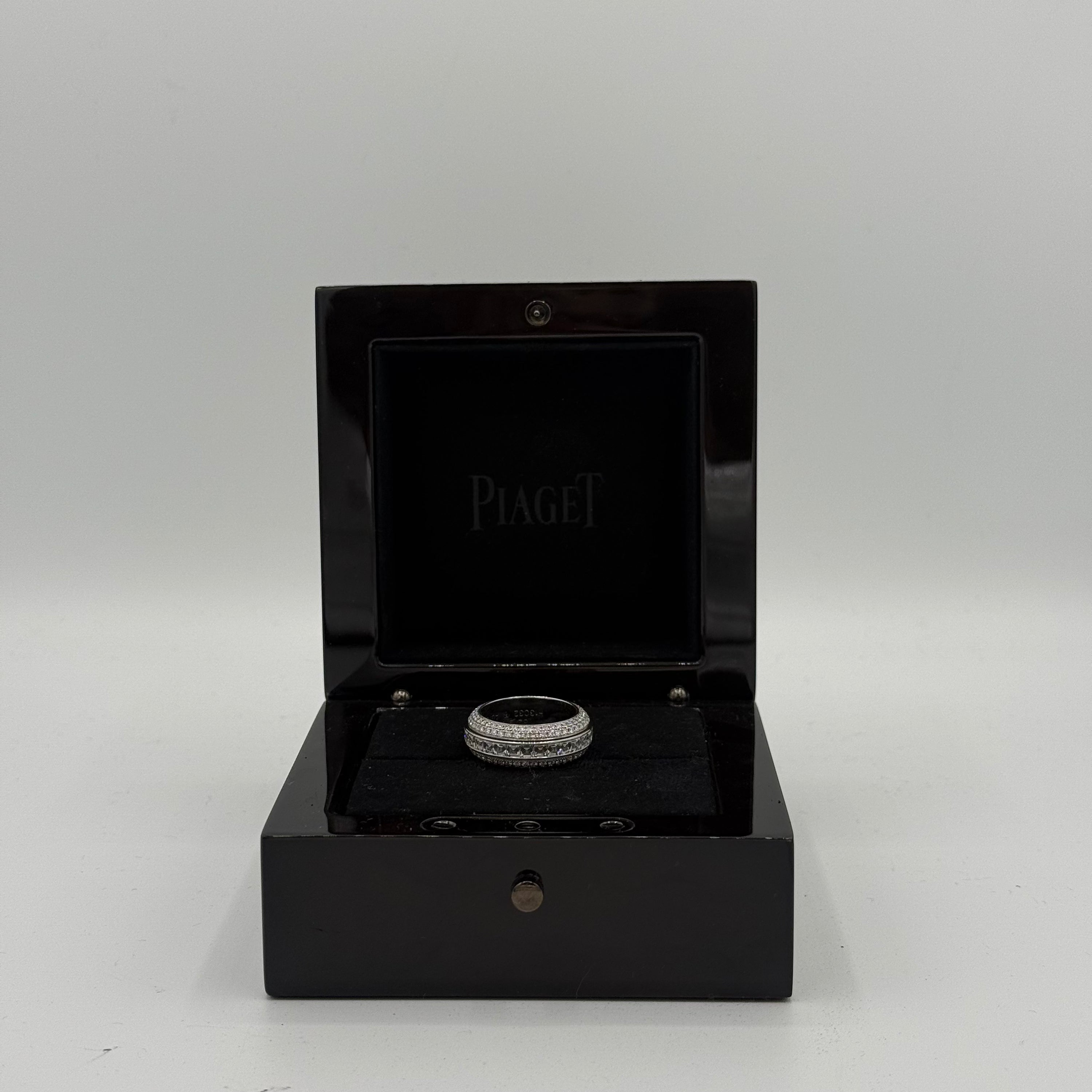 Piaget - Ring Possession