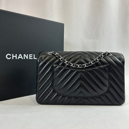Chanel - 永恒的 V 形包