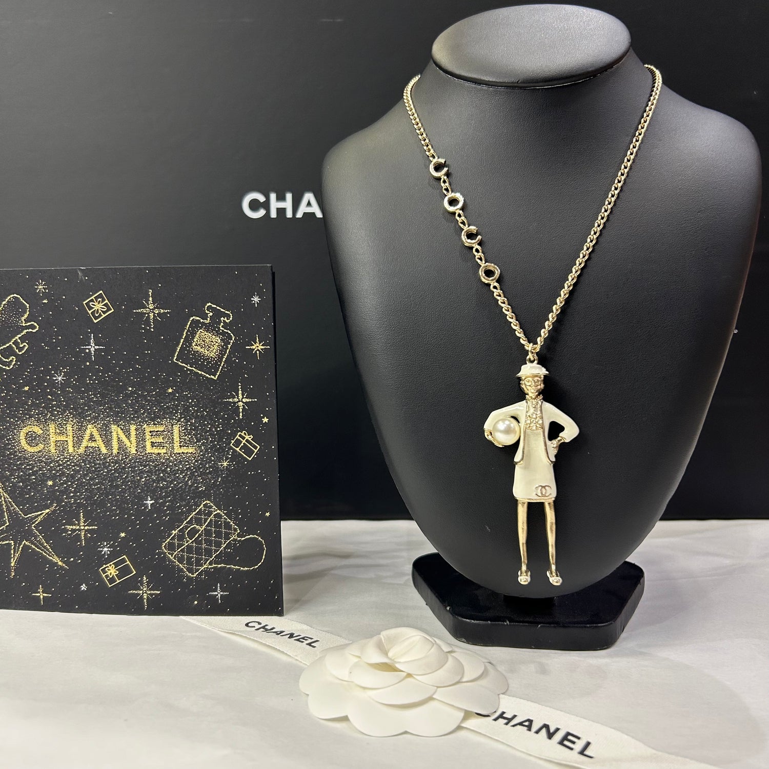 Chanel - Coco Chanel long necklace