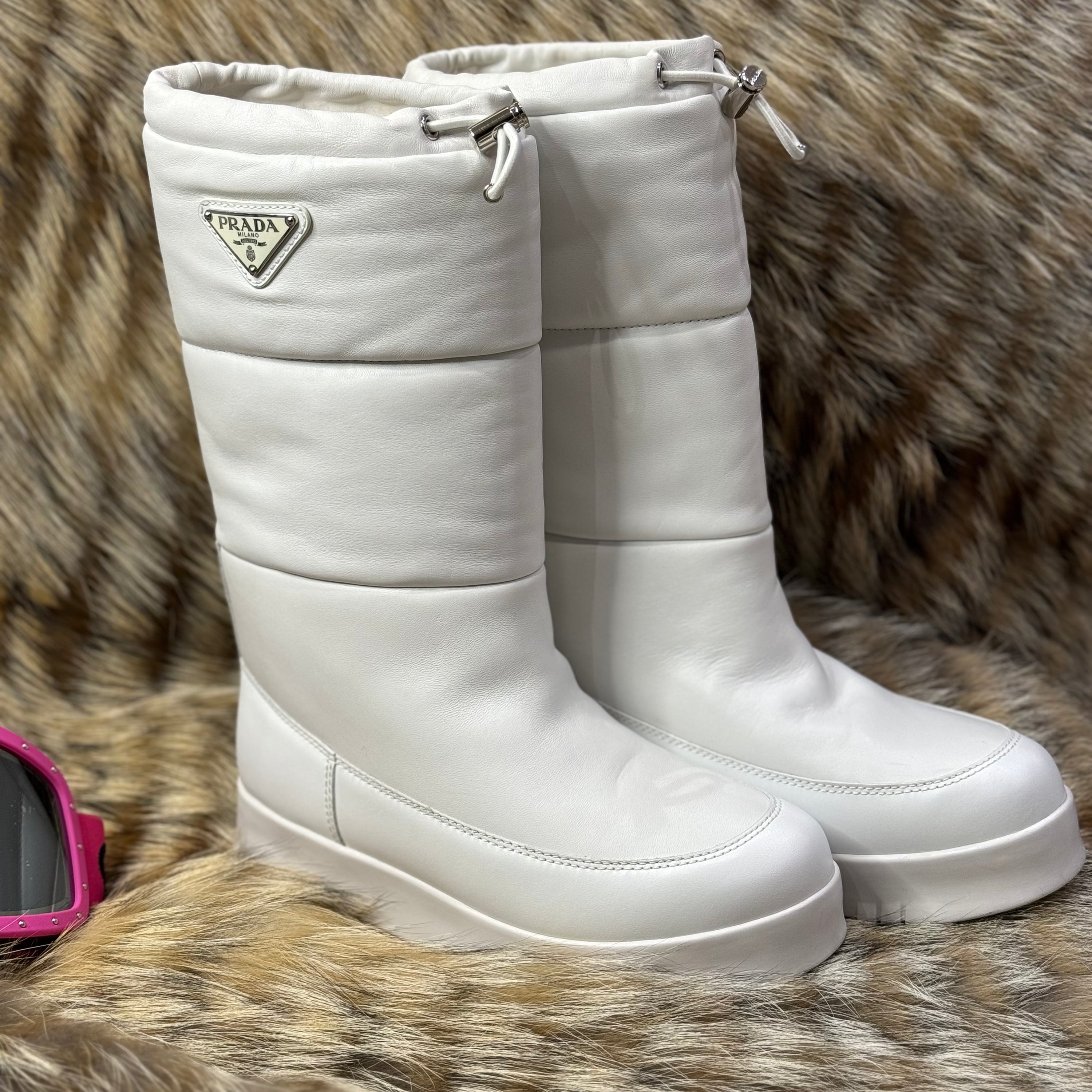 Prada - Moon boots Size 37.5