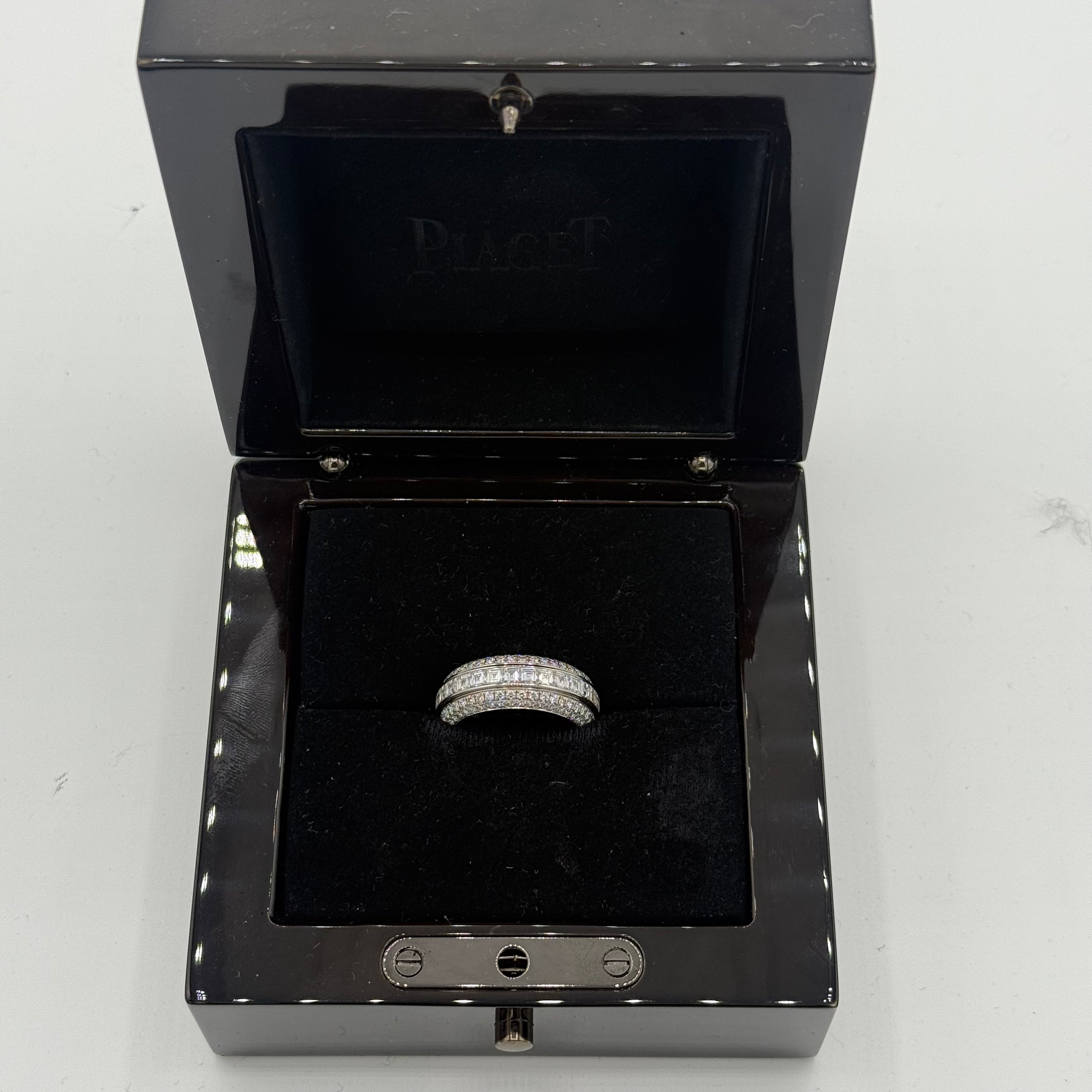 Piaget - Ring Possession