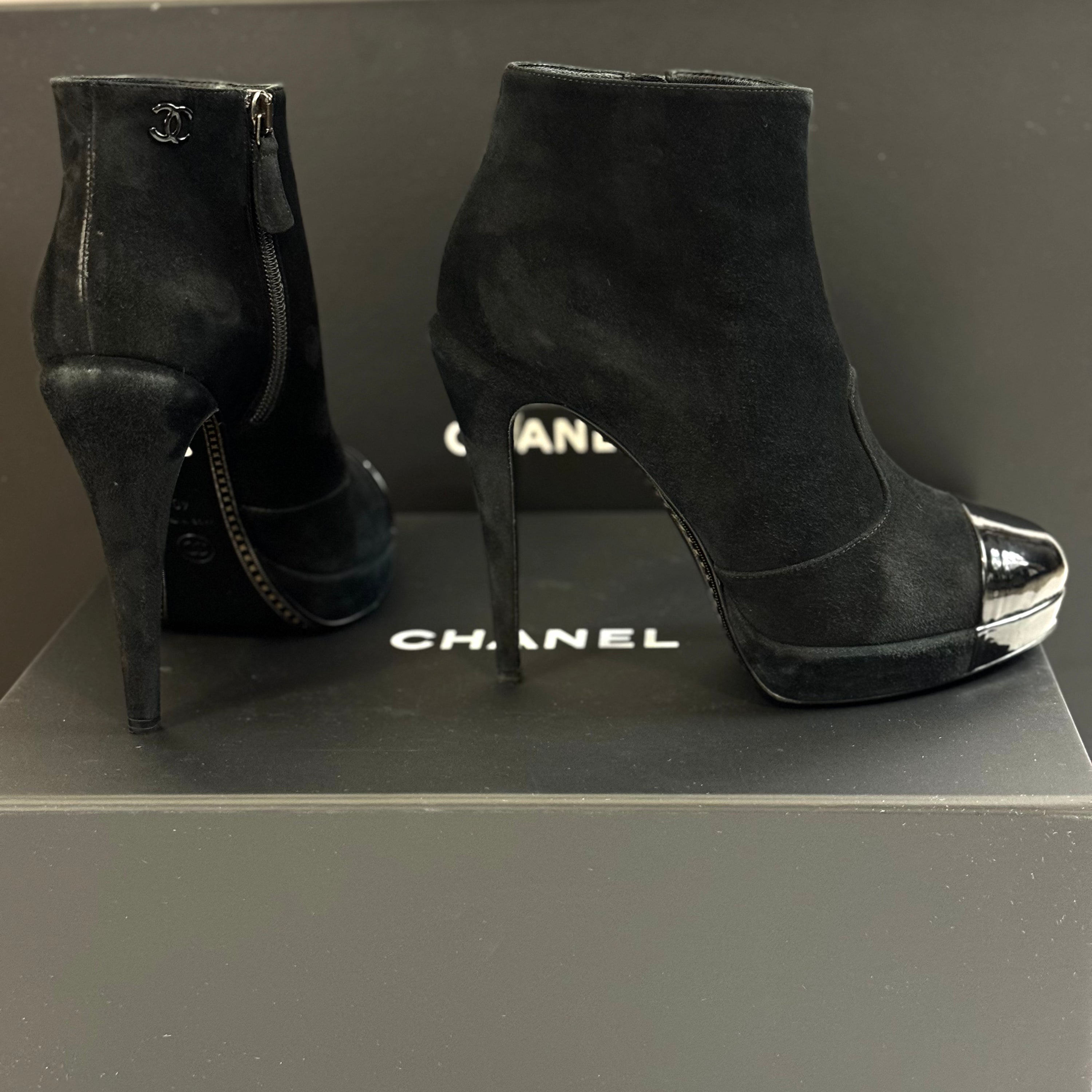 Chanel - Heeled ankle boots Size 40