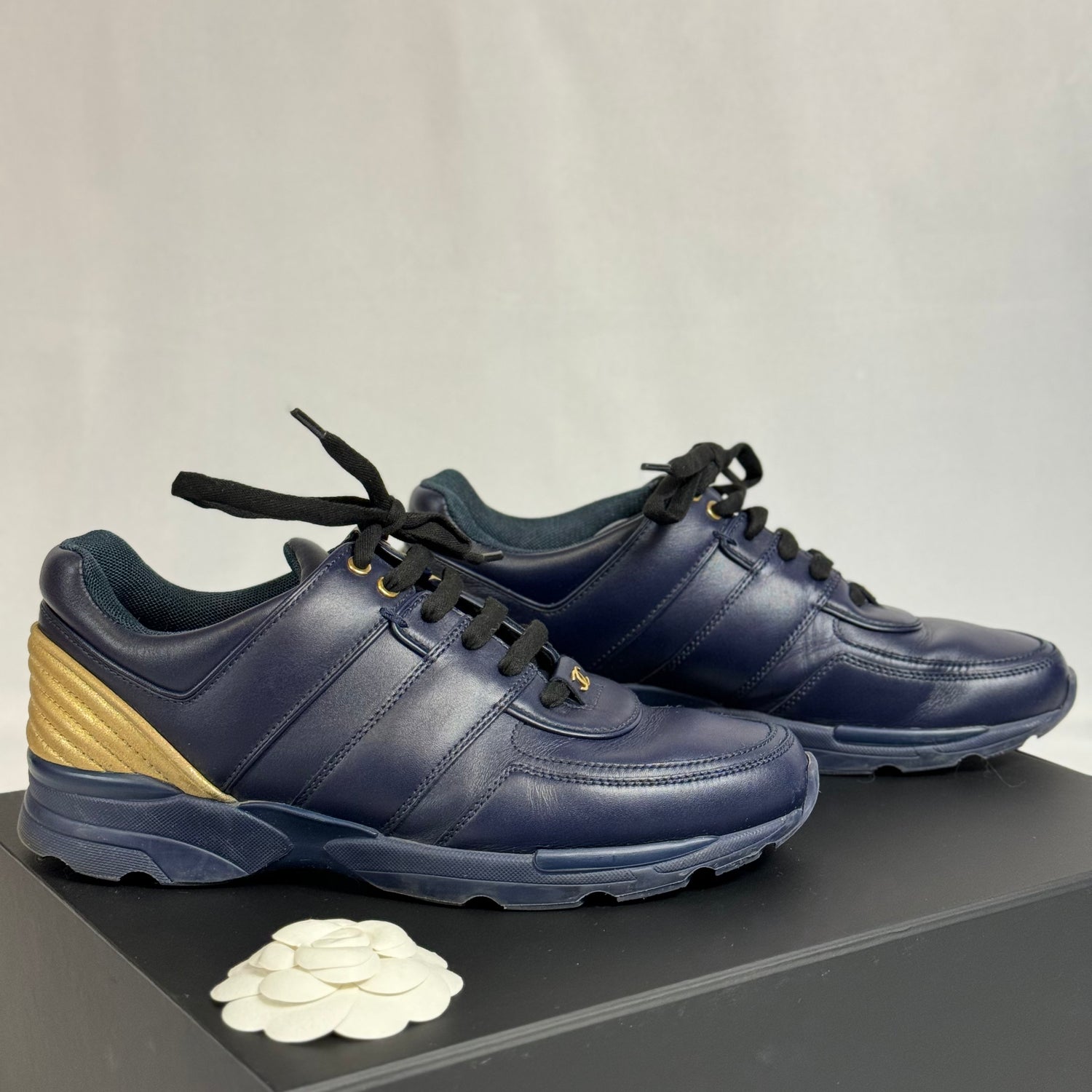 Chanel - Baskets T.38