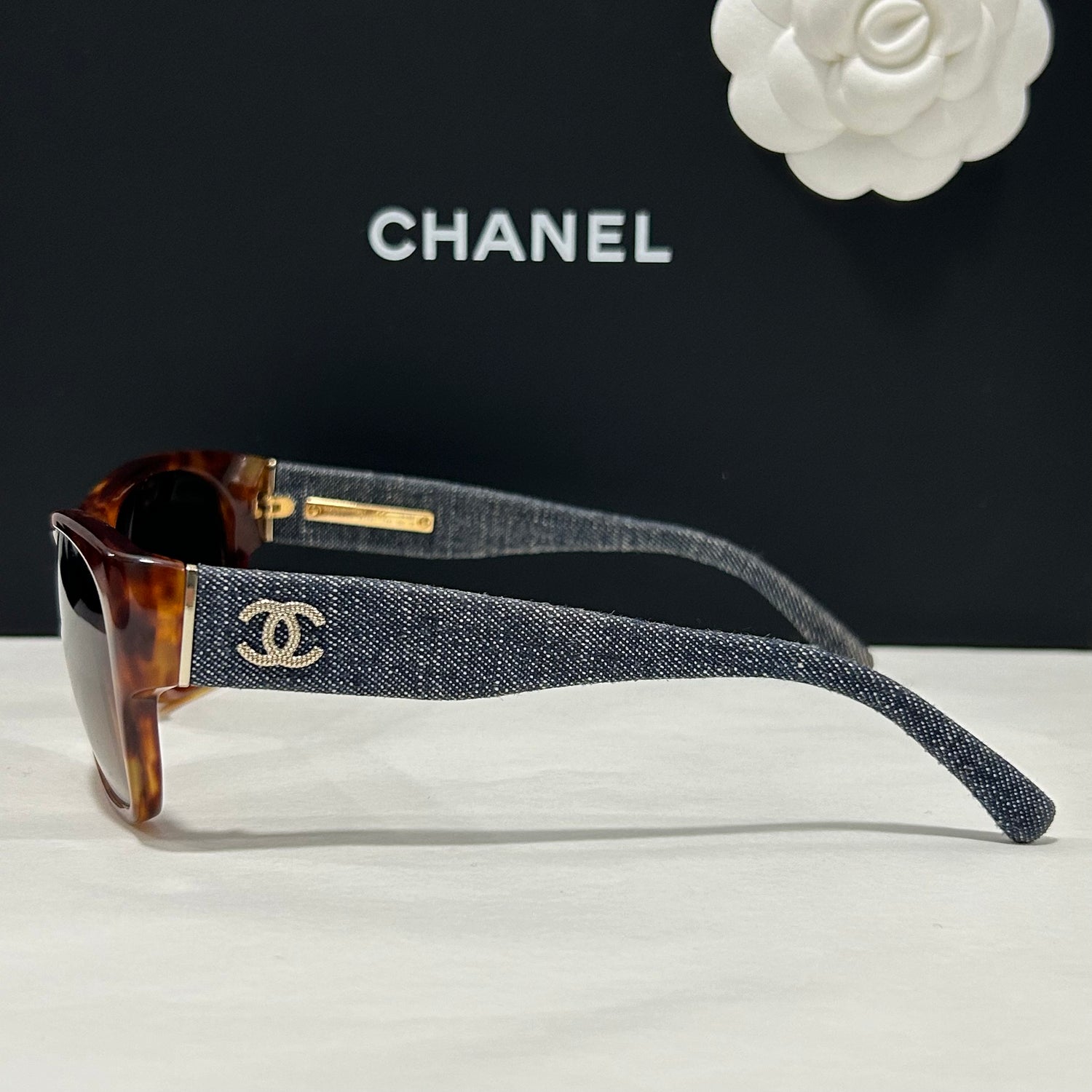 Chanel Occhiali da sole Les Folies d Eugenie